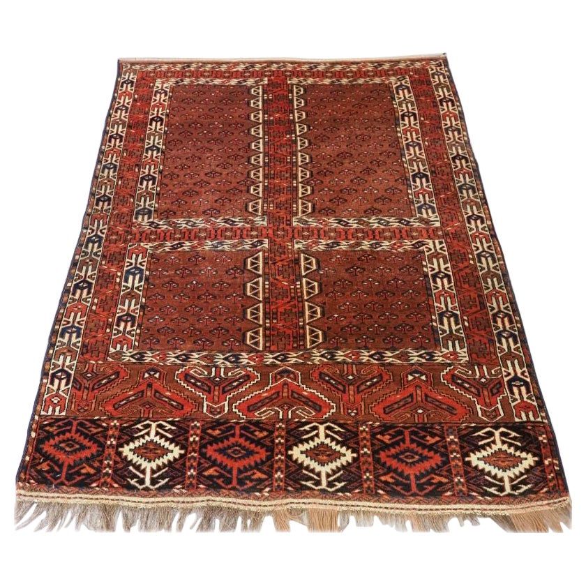 Antike Yomut Turkmen Ensi mit gut drapierten Ulmenholzplatten, um 1880 im Angebot
