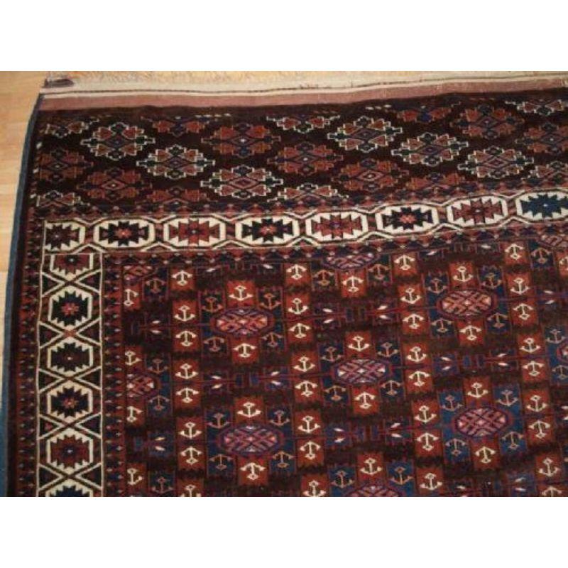 Antique Yomut Turkmen Main Carpet with 'Kepse' Gul Design, circa 1900 In Excellent Condition For Sale In Moreton-In-Marsh, GB