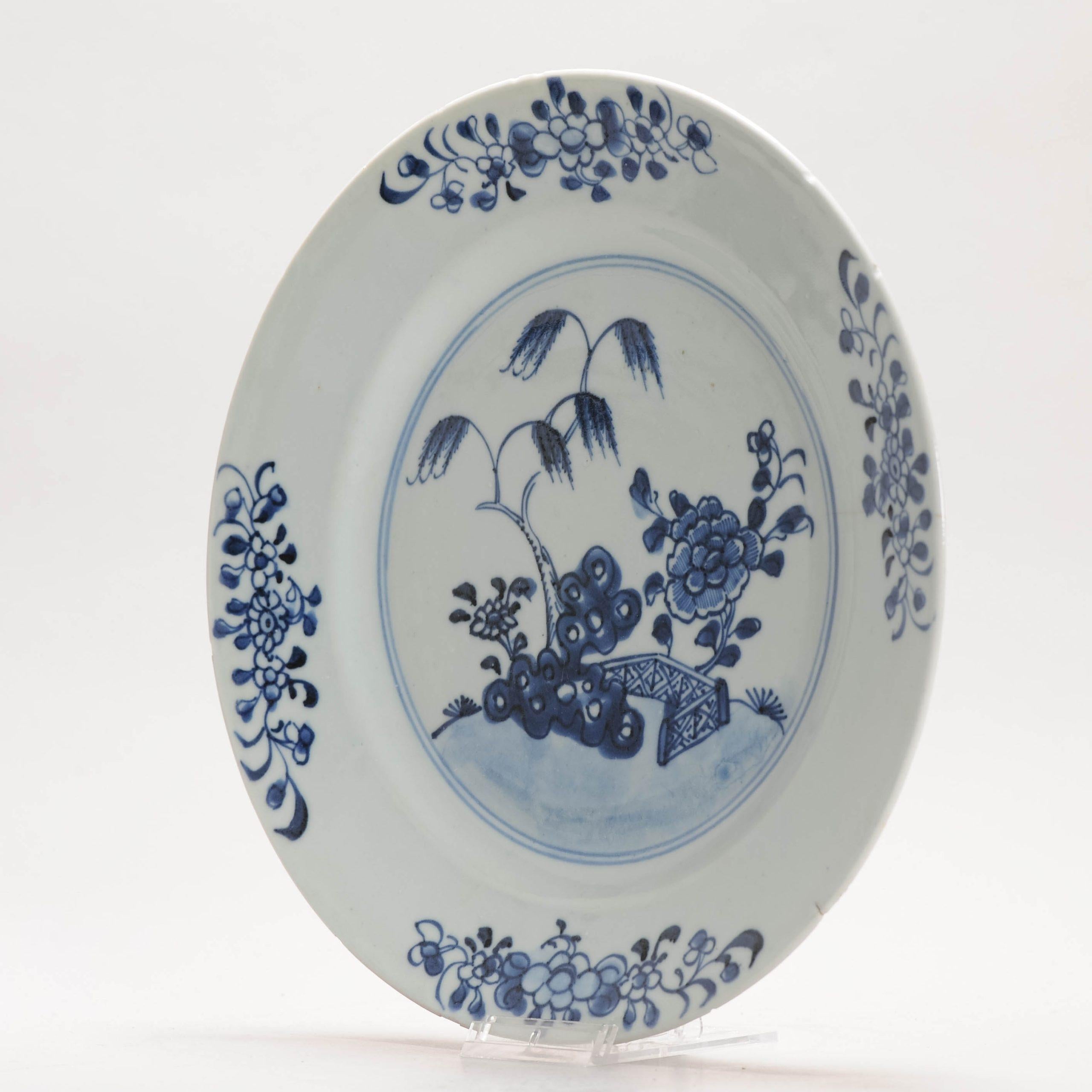 Antiguo Plato de Porcelana China del Periodo Yongzheng/Qianlong Qing, Siglo XVIII Chino en venta