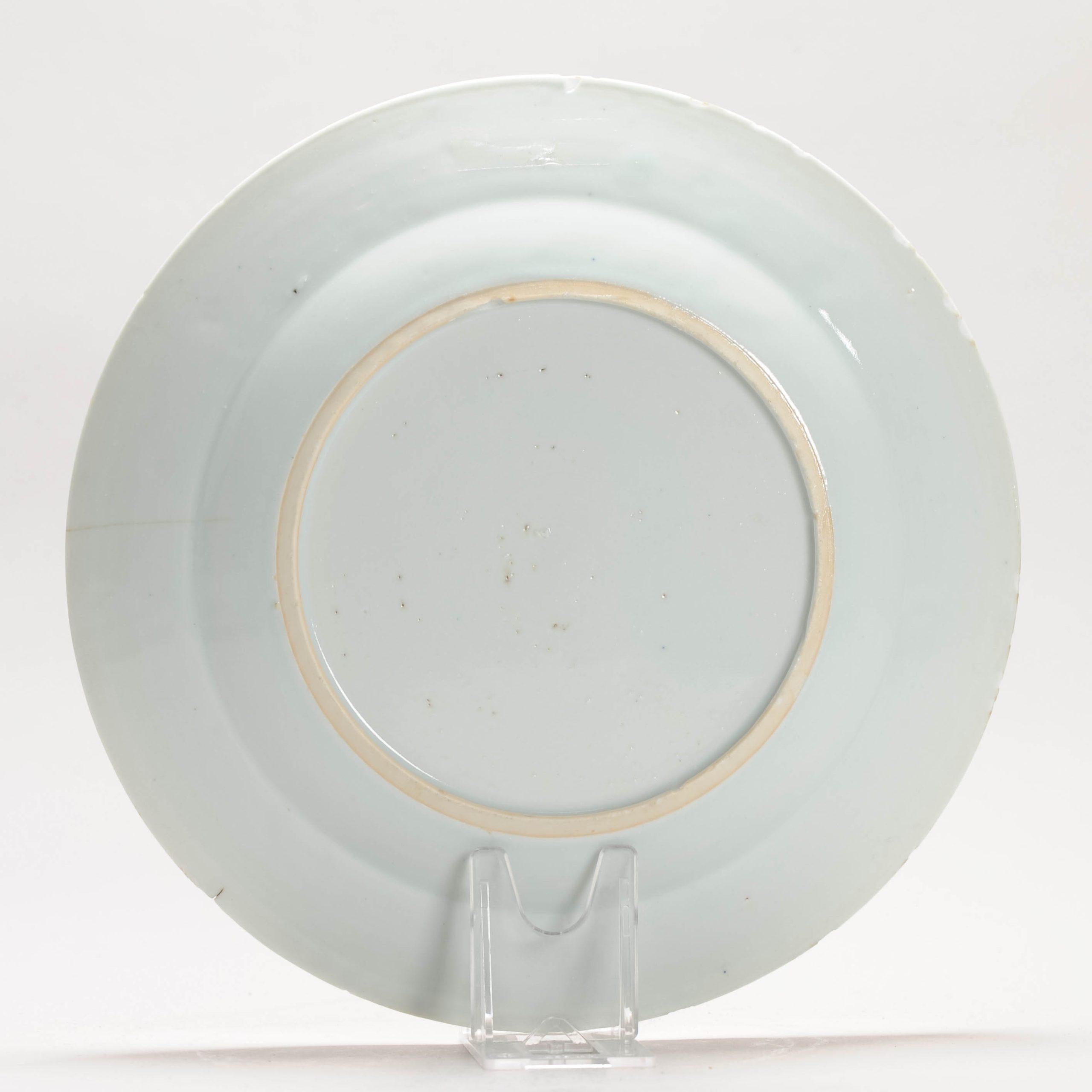 Antiguo Plato de Porcelana China del Periodo Yongzheng/Qianlong Qing, Siglo XVIII en Bueno estado para la venta en Amsterdam, Noord Holland