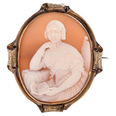 Antiguo Broche Camafeo "Joven Reina Victoria