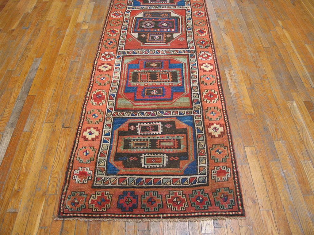 Antique Yuruk Turkish rug. Measures: 3'0