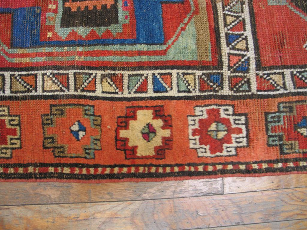 Antique Yuruk Turkish Rug In Good Condition For Sale In New York, NY