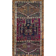 Antique Yuruk Wool Rug. Circa 1915.  1.70 x 1.30 m