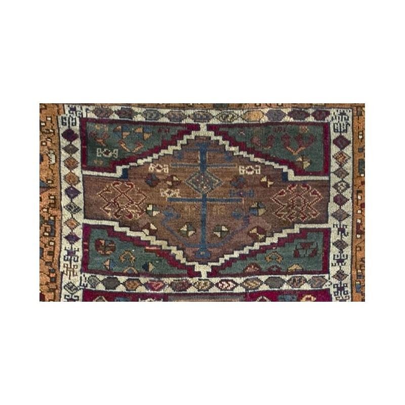 Hand-Knotted Antique Yuruk Wool Rug. Circa 1915.  1.70 x 1.30 m For Sale