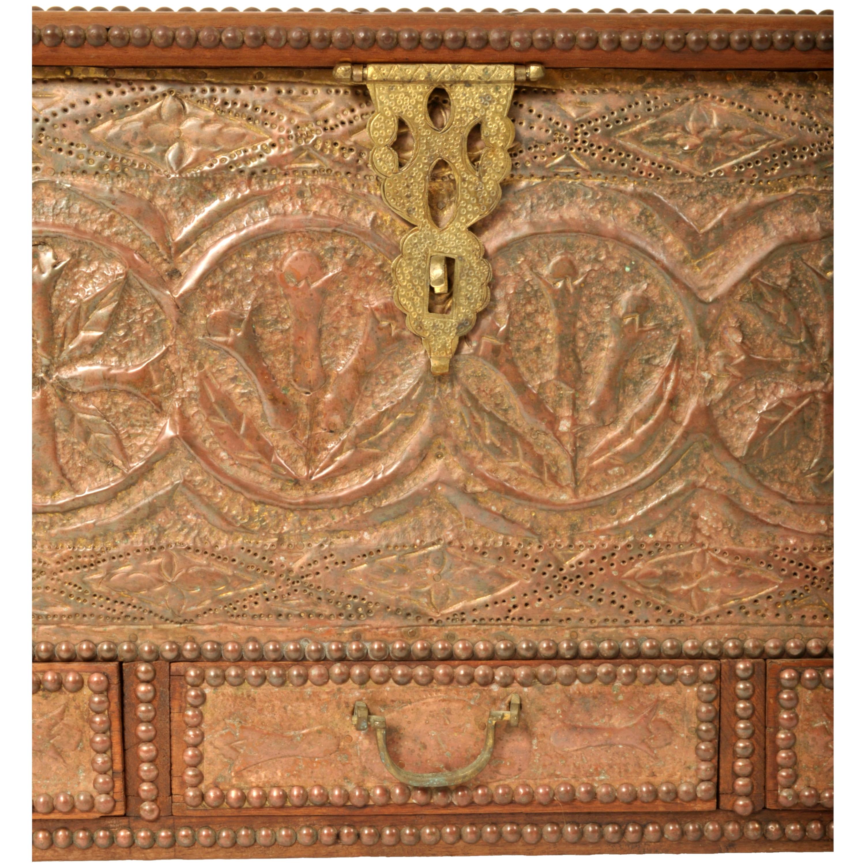 Antique Zanzibar Omani Teak & Brass Studded Copper Clad Dowry Chest Trunk, 1880 For Sale 7