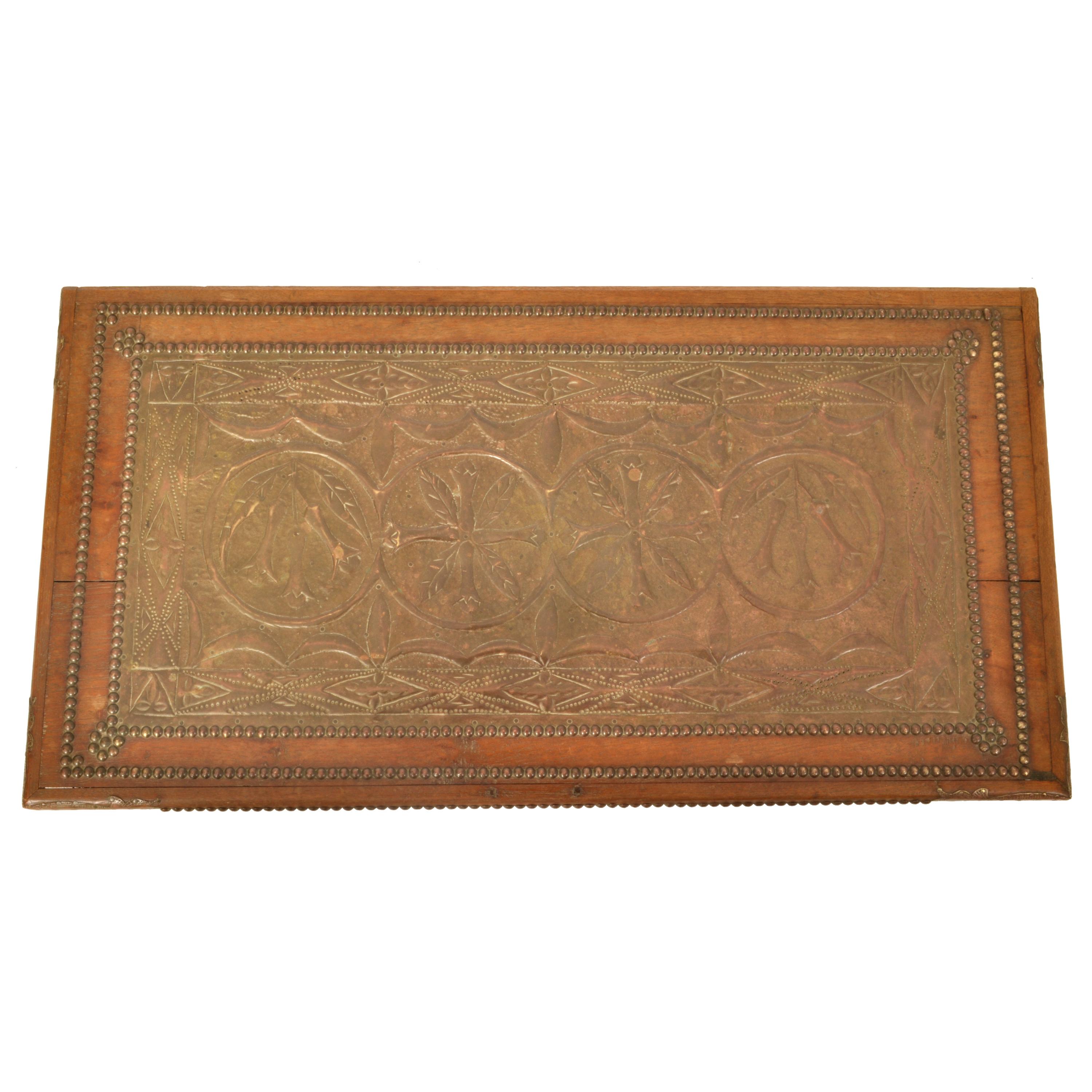 Antiguo baúl cofre de dote de teca y latón revestido de cobre de Zanzíbar Omán, 1880 en venta 8