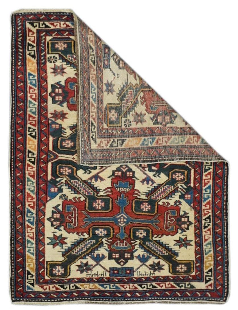 Tapis Zeyhur antique 3' x 3'11''. 