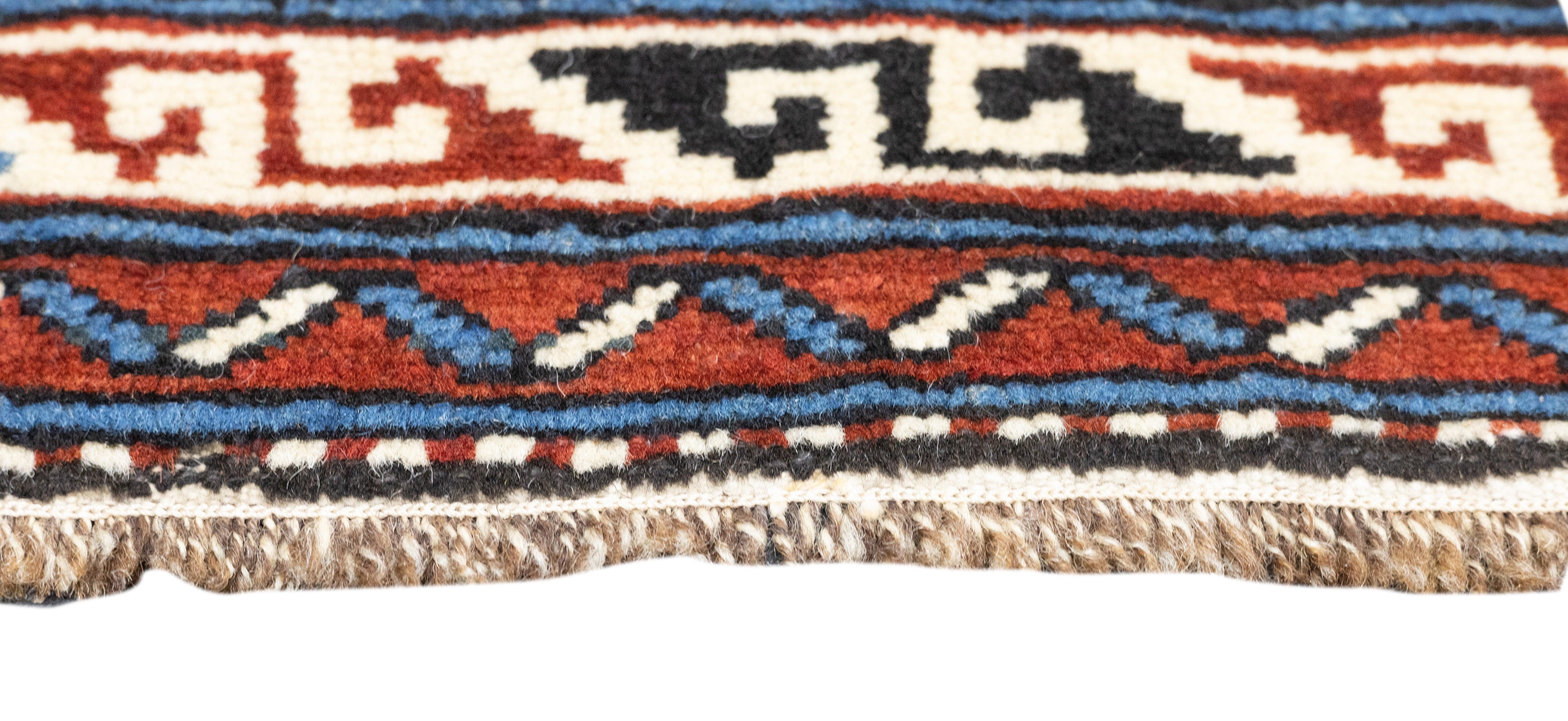 Noué à la main Tapis Zeyhur ancien de 3' x 3'11'' en vente