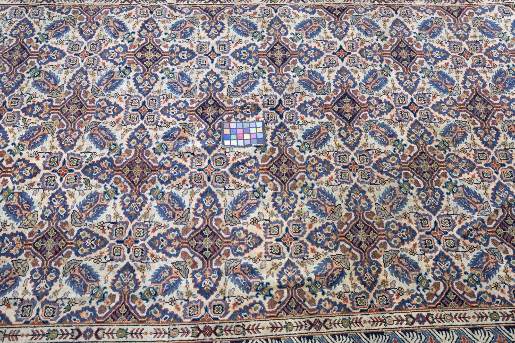 Antique Zeyhur Rug 6'3'' x 8'10'' For Sale 4