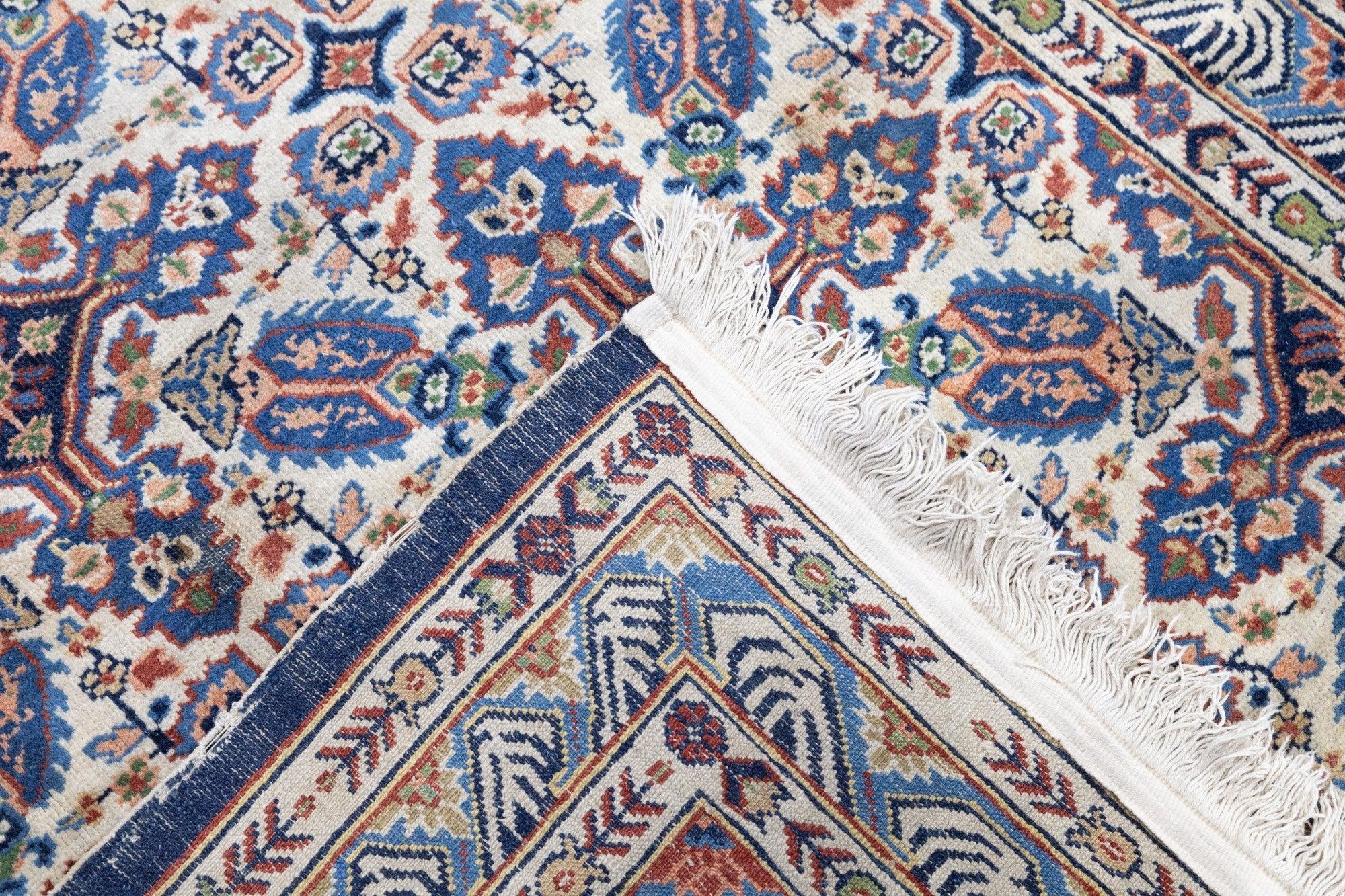 Antique Zeyhur Rug 6'3'' x 8'10'' For Sale 5