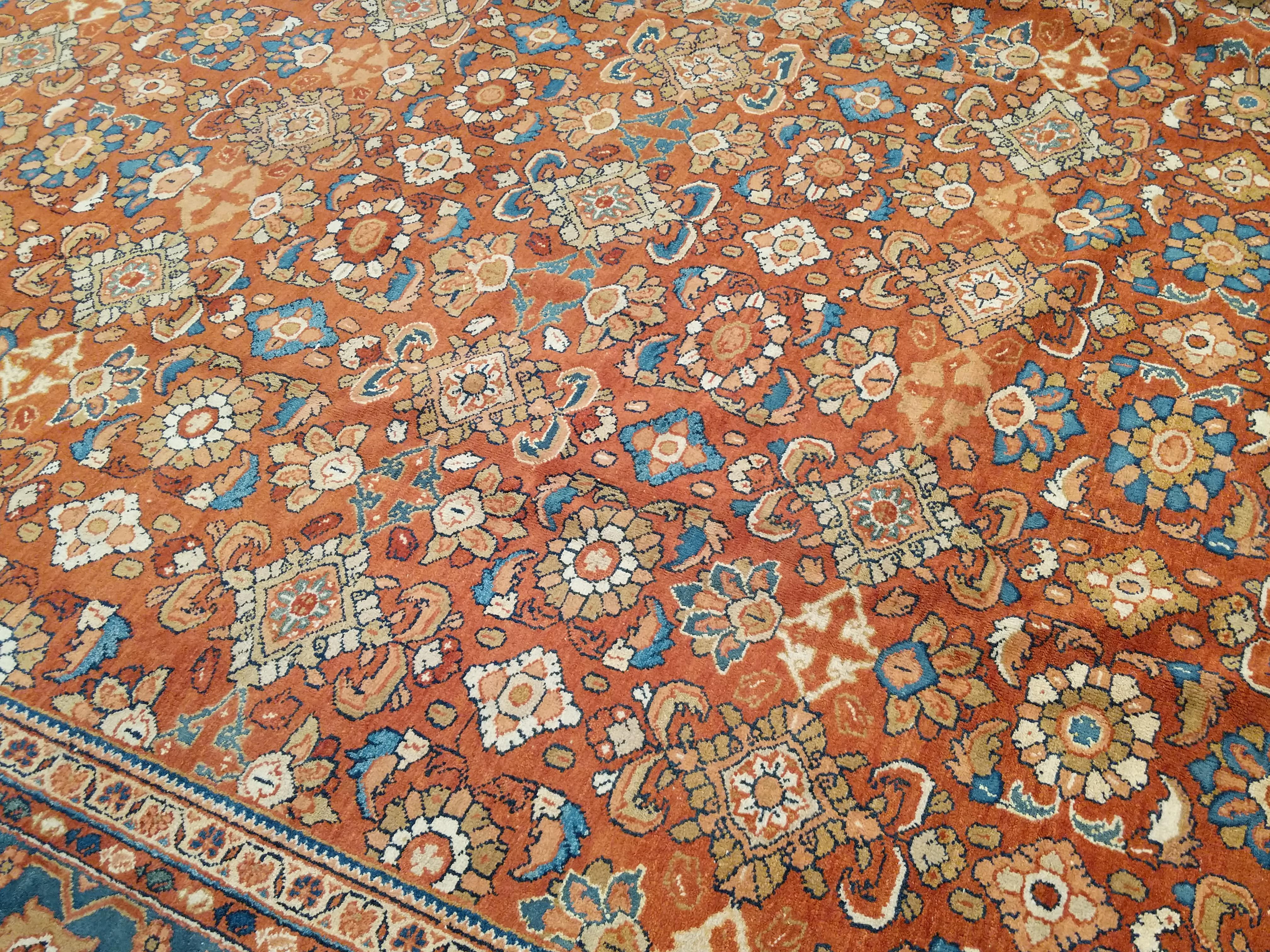 Antiker Ziegler Sultanabad All-Over-Design-Teppich mit Terrakotta-Hintergrund (20. Jahrhundert) im Angebot