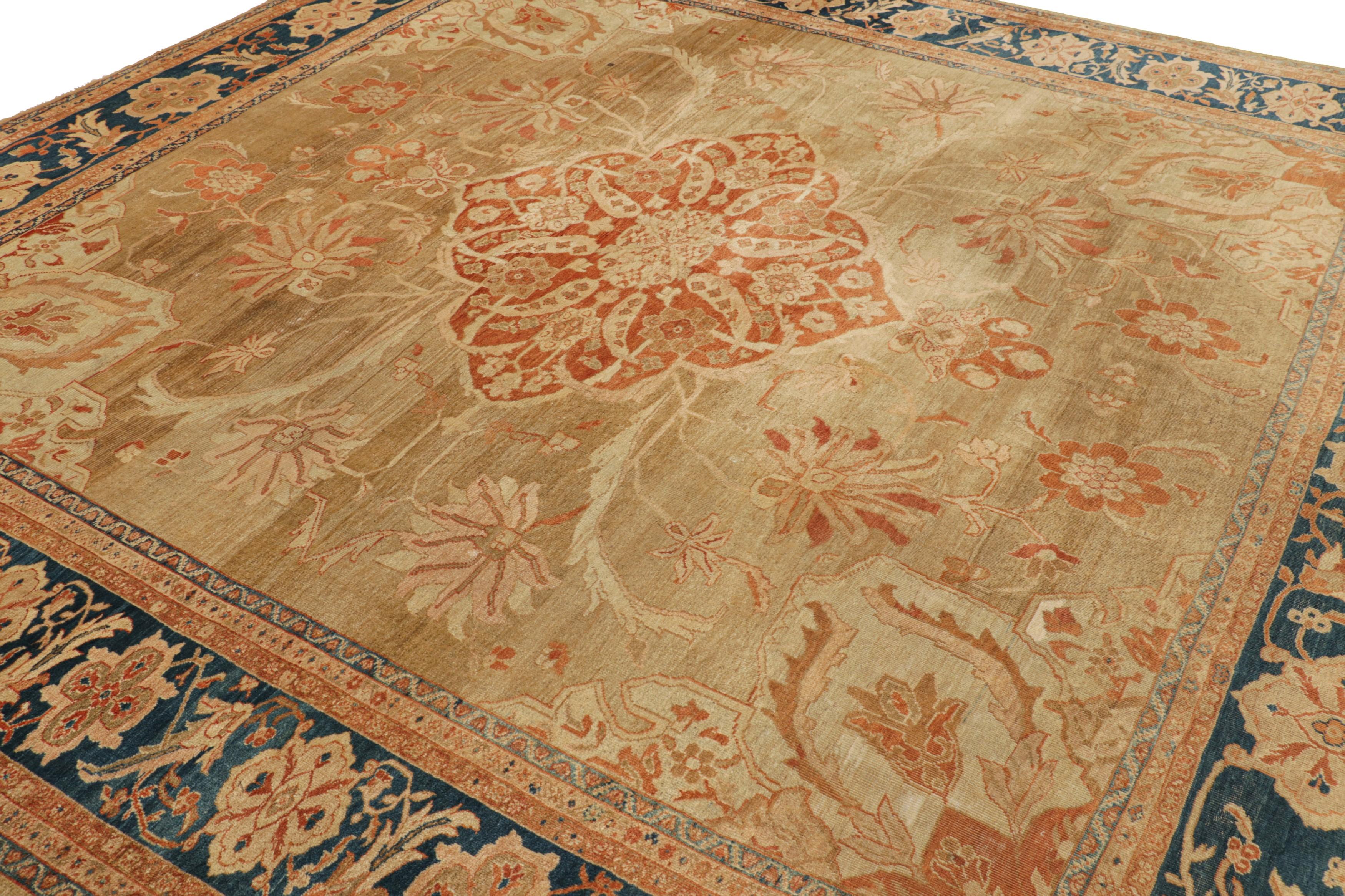 Annodato a mano Antico tappeto quadrato persiano Sultanabad Rugs, medaglione floreale - Rug & Kilim in vendita