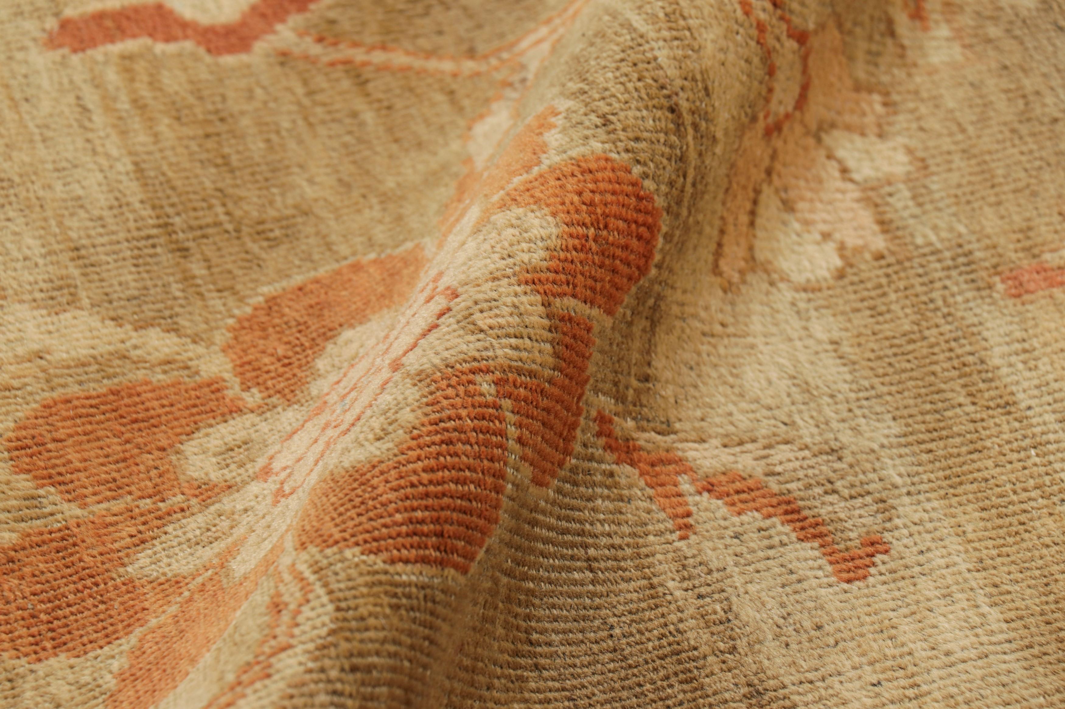 Antico tappeto quadrato persiano Sultanabad Rugs, medaglione floreale - Rug & Kilim in vendita 1