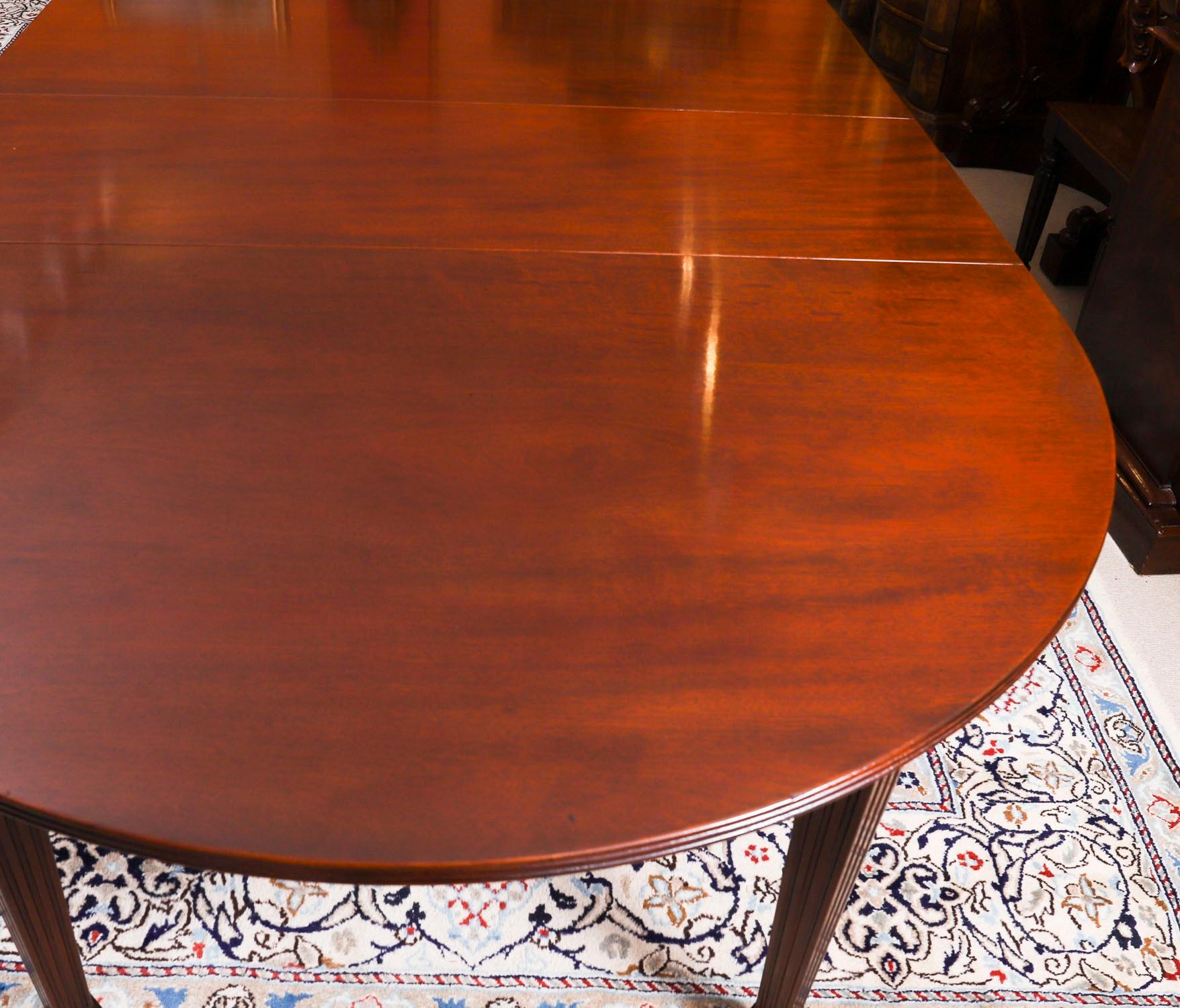 Antique14ft Flame Mahogany Extending Dining Table 19th C & 14 Chairs For Sale 5