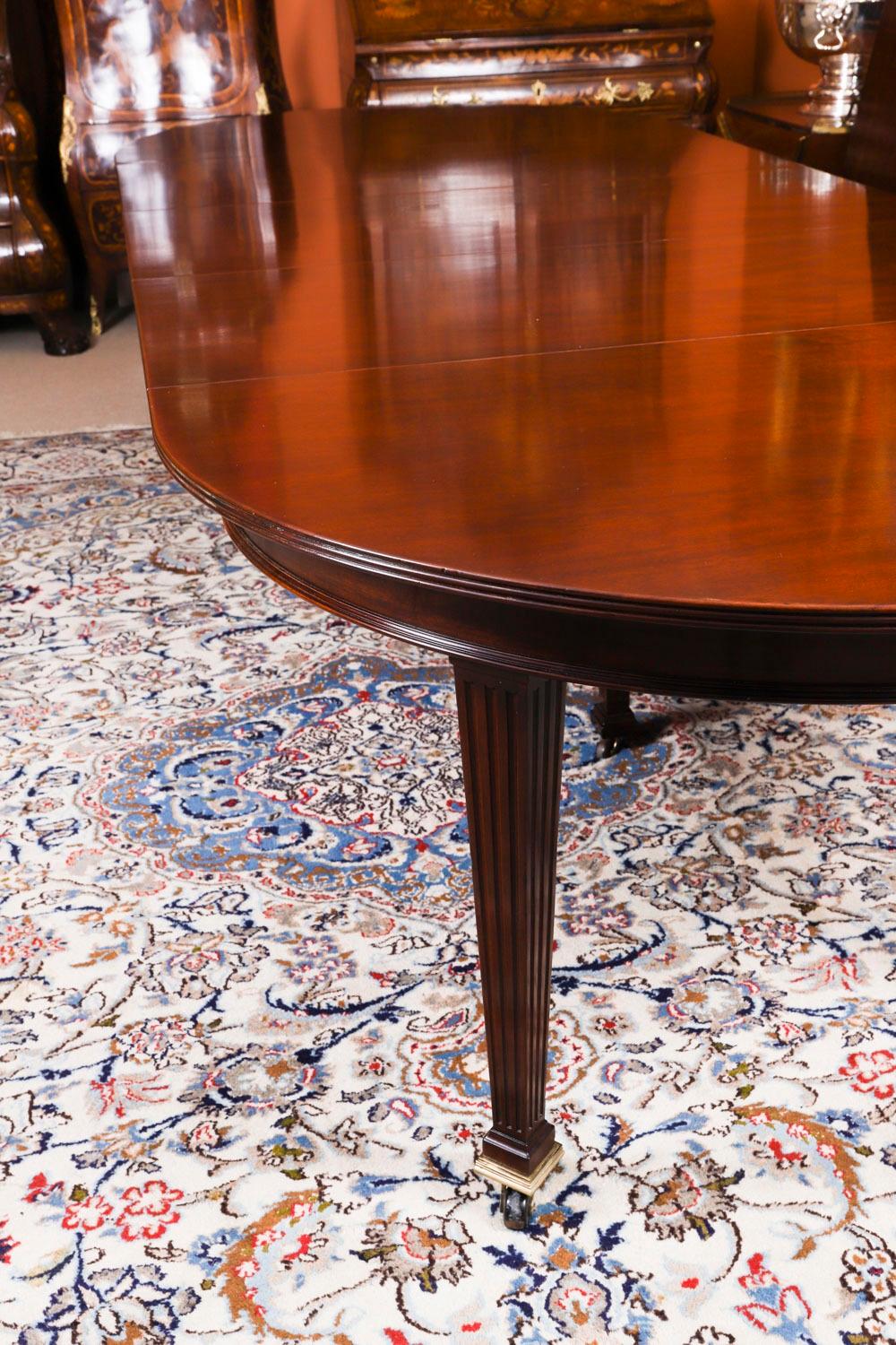 Antique14ft Flame Mahogany Extending Dining Table 19th C & 14 Chairs For Sale 7