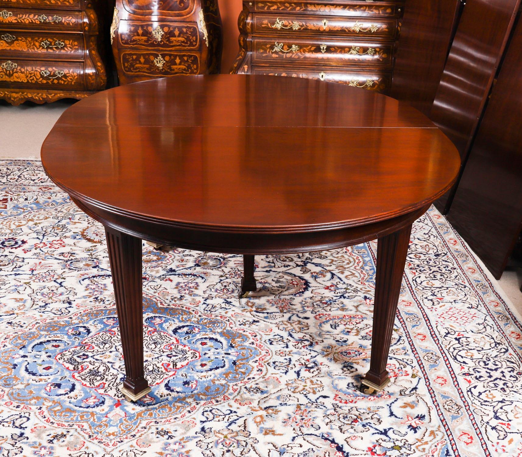 Antique14ft Flame Mahogany Extending Dining Table 19th C & 14 Chairs For Sale 3