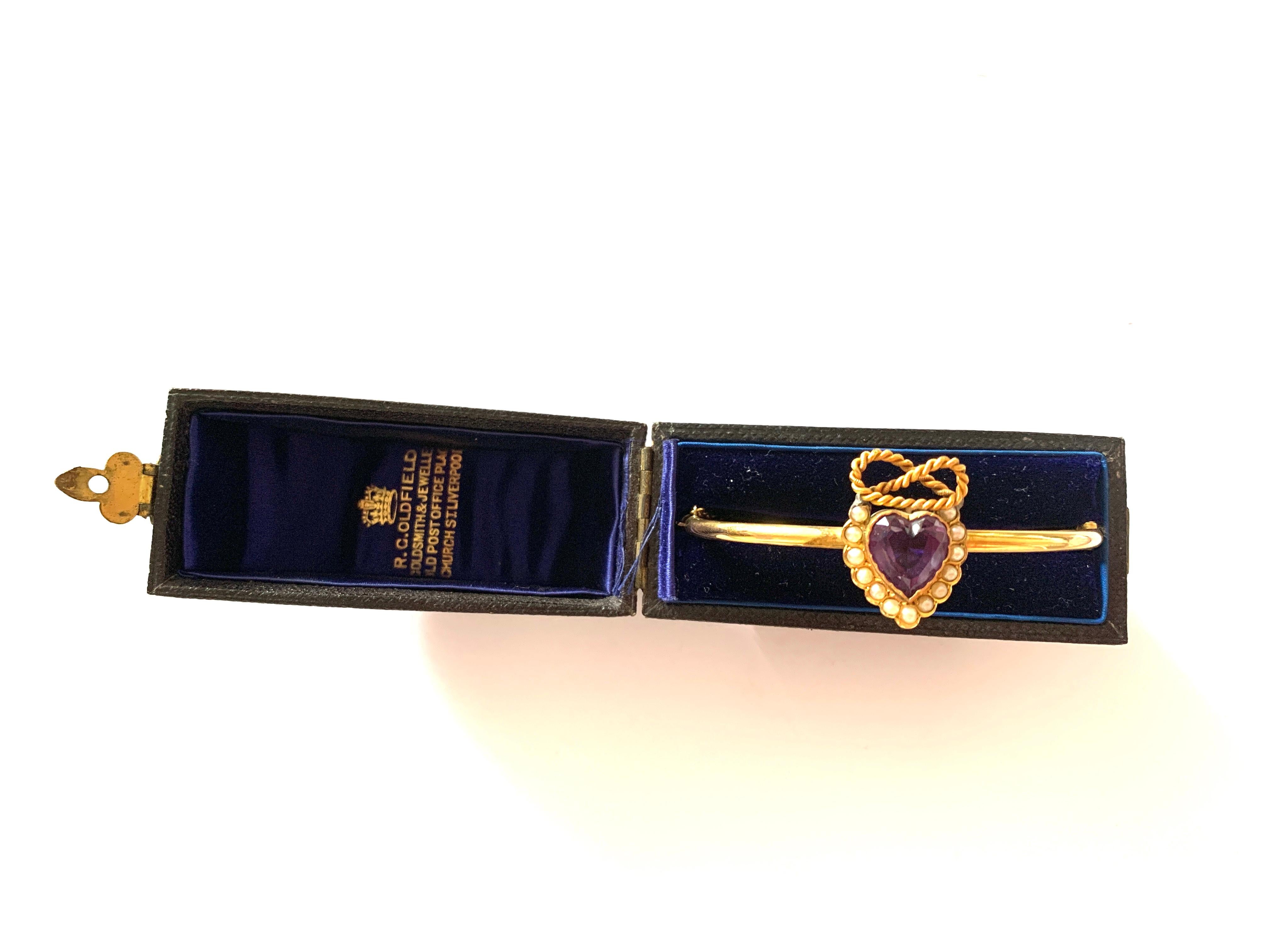 Antique9ct Gold  Victorian Sweet heart Bracelet For Sale 4