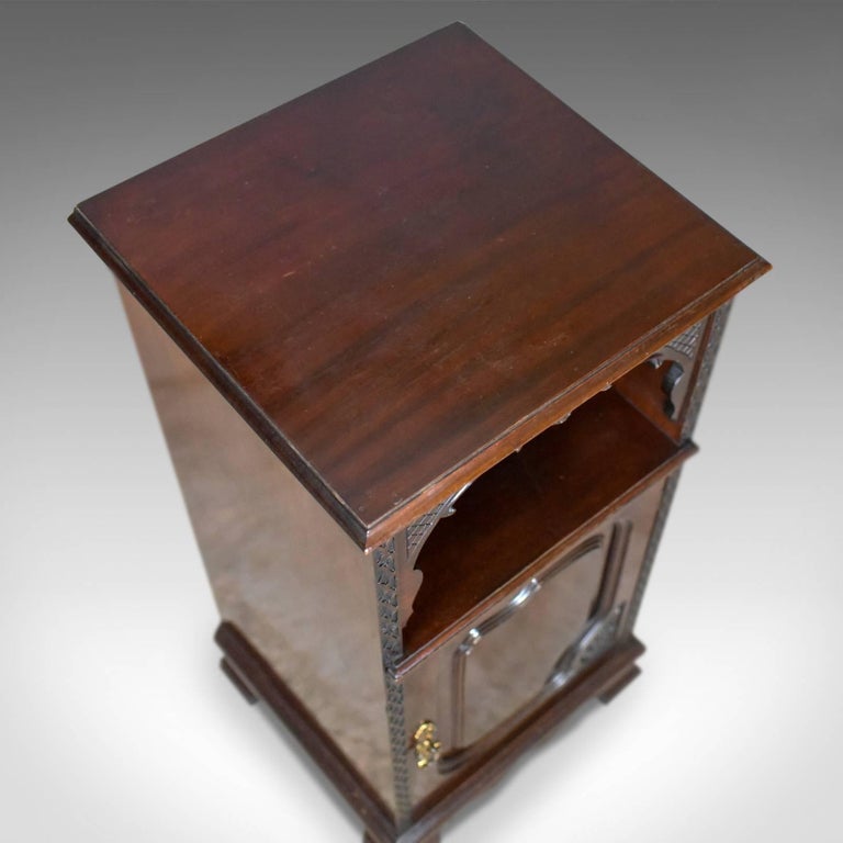 Antique, Bedside, Cabinet, Carved Mahogany, Nightstand, English Antique, Bedside, Cabinet, Carved Mahogany, Nightstand, English, circa 1910 In - Antique, Bedside, Cabinet, Carved Mahogany, Nightstand, English