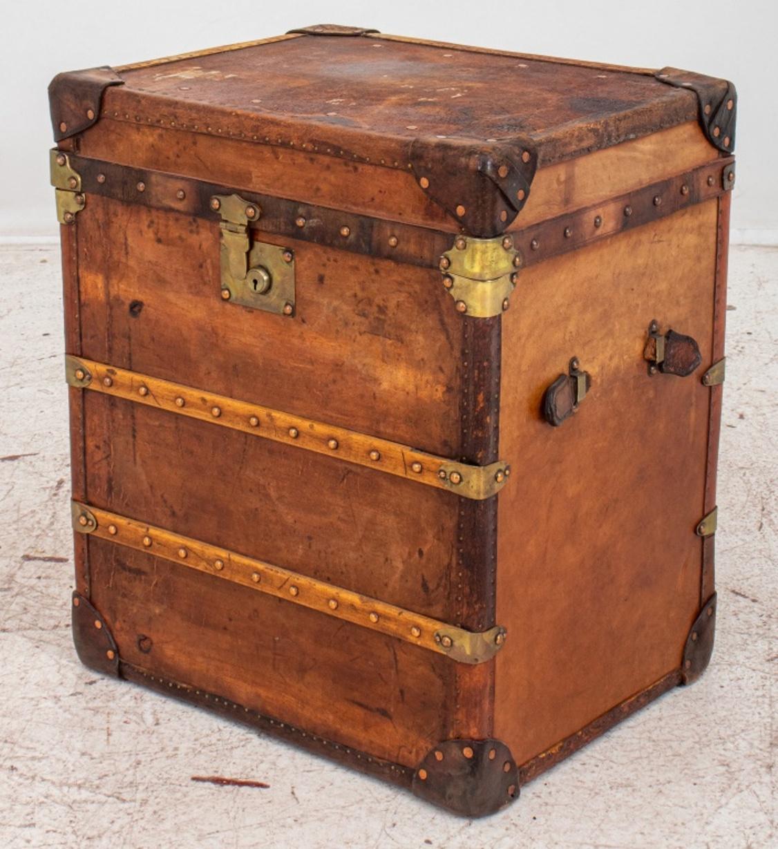 Antiqued Leather Storage Chest In Good Condition In New York, NY