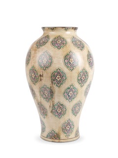 Antike Vase Majolika-Gefäß, bemalter Keramikgefäß, dekoriert mit Verzierungen, Renaissance-Gefäß