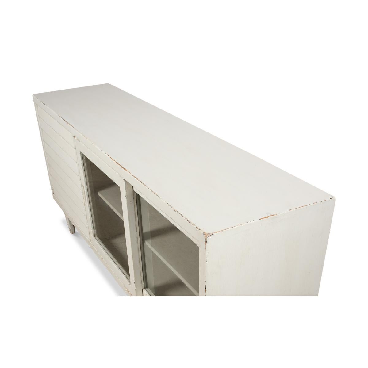 Antikes, weiß lackiertes Sideboard im Angebot 1