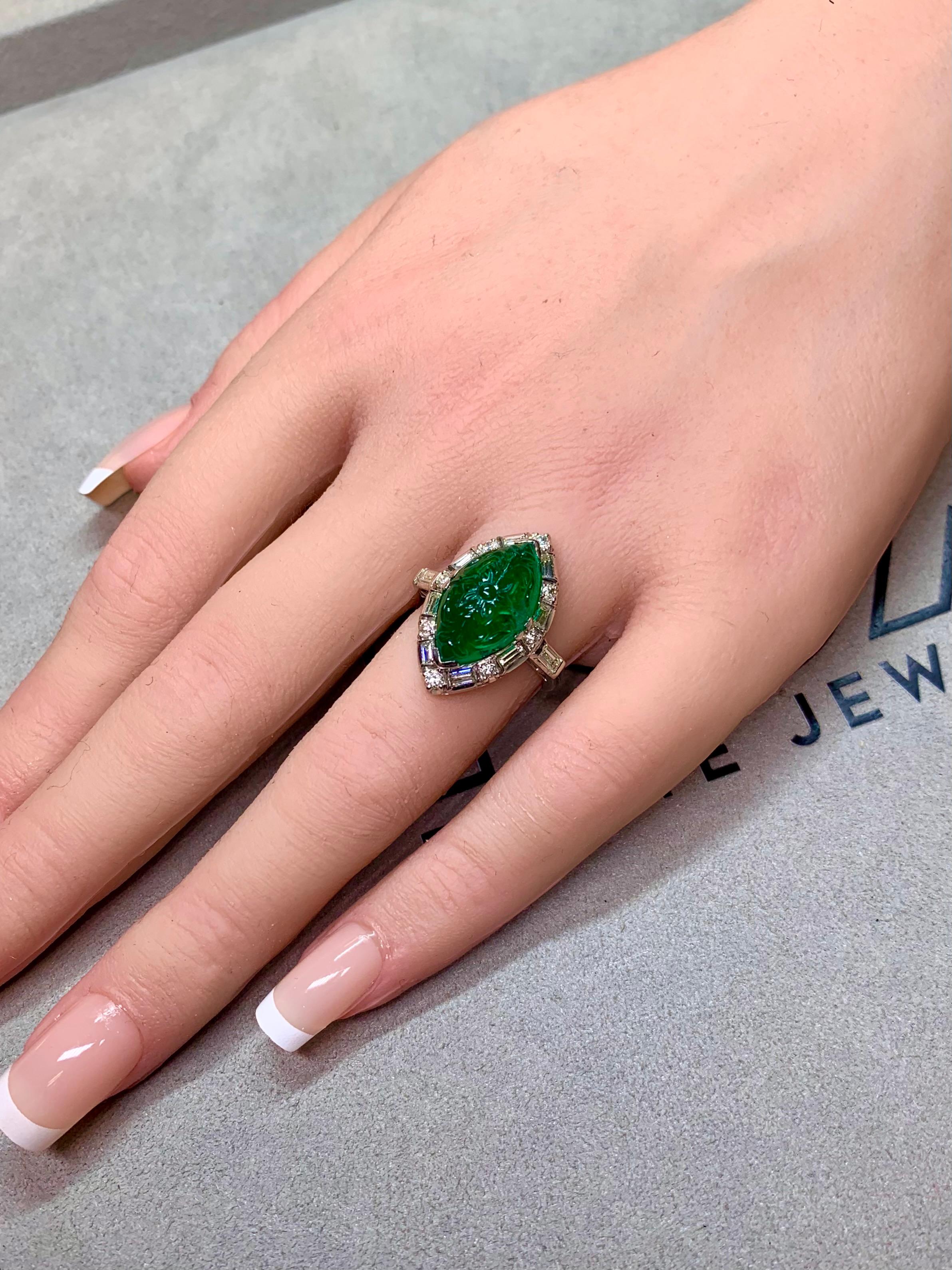 Antiquel Art Deco Platinum 7ct Carved Emerald & Diamond Ring Brazil F1 GIA en vente 10
