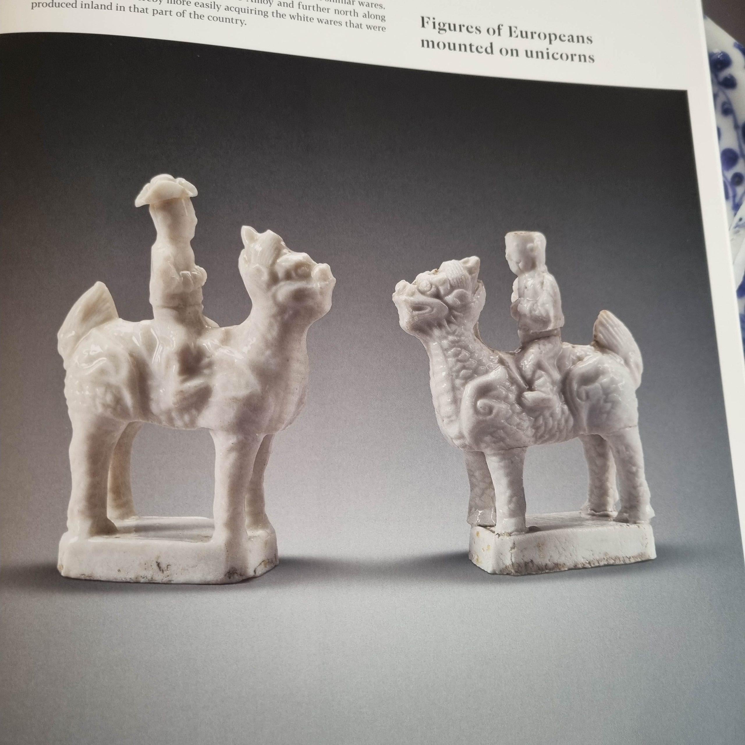 Antiquities 17th C Dehua Blanc de Chine Whistles European figure and Cat Dutchman en vente 3