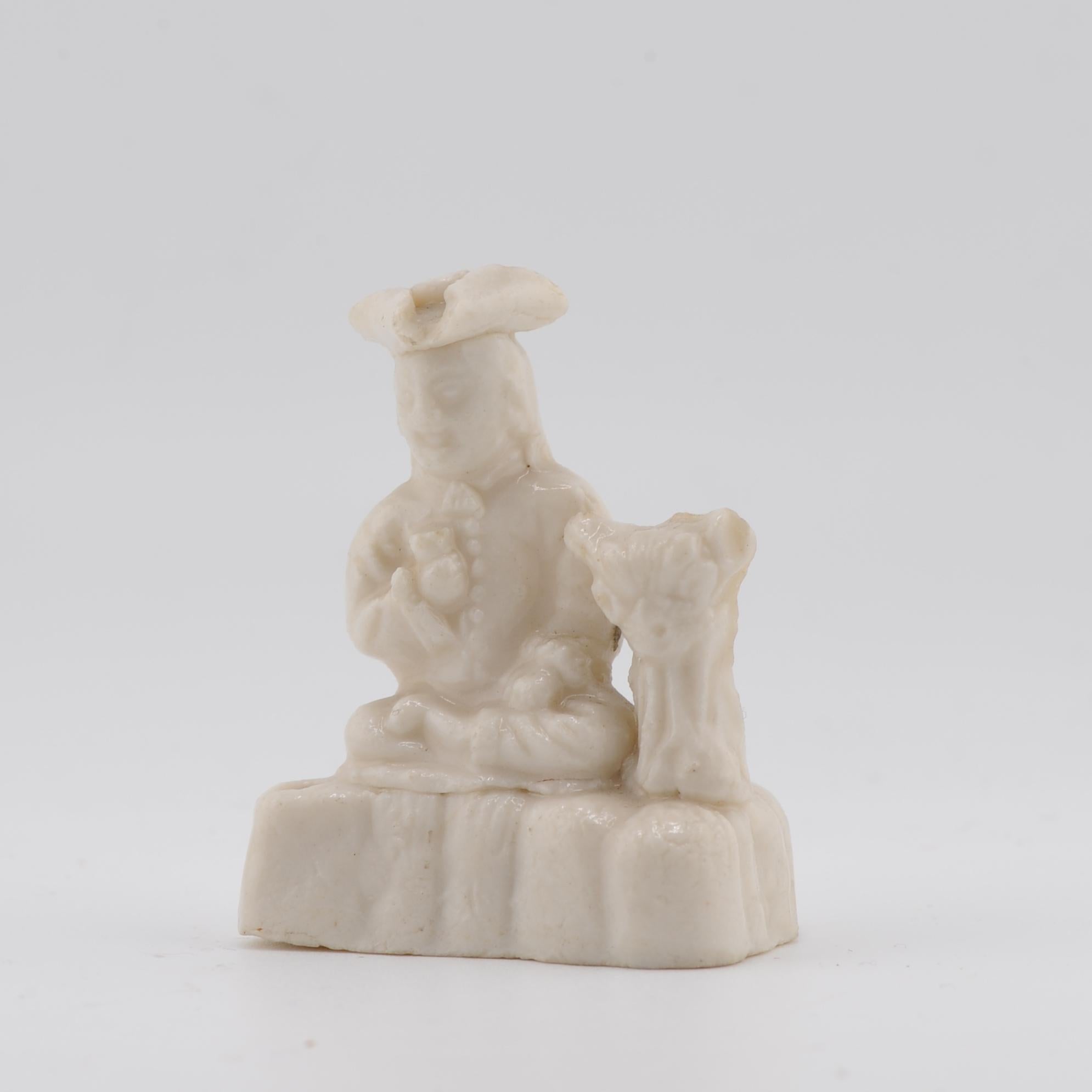 Antiquities 17th C Dehua Blanc de Chine Whistles European figure and Cat Dutchman en vente 8