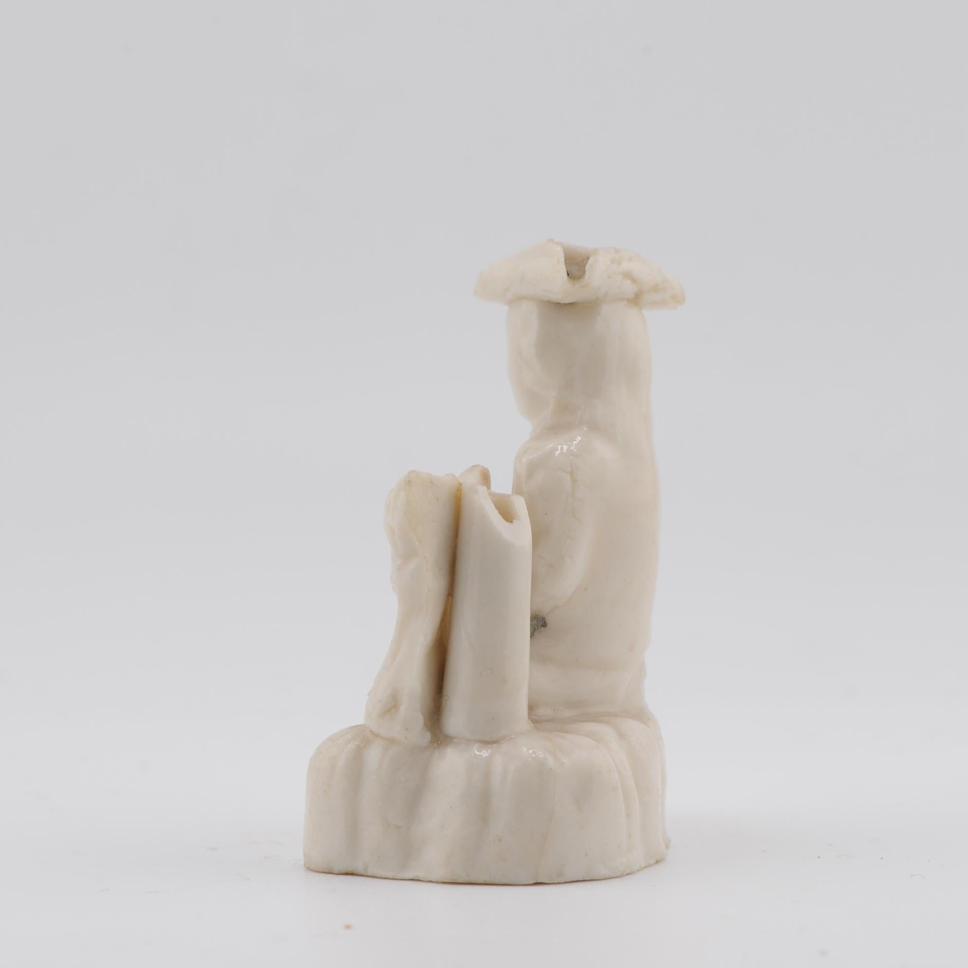 Antiquities 17th C Dehua Blanc de Chine Whistles European figure and Cat Dutchman en vente 1