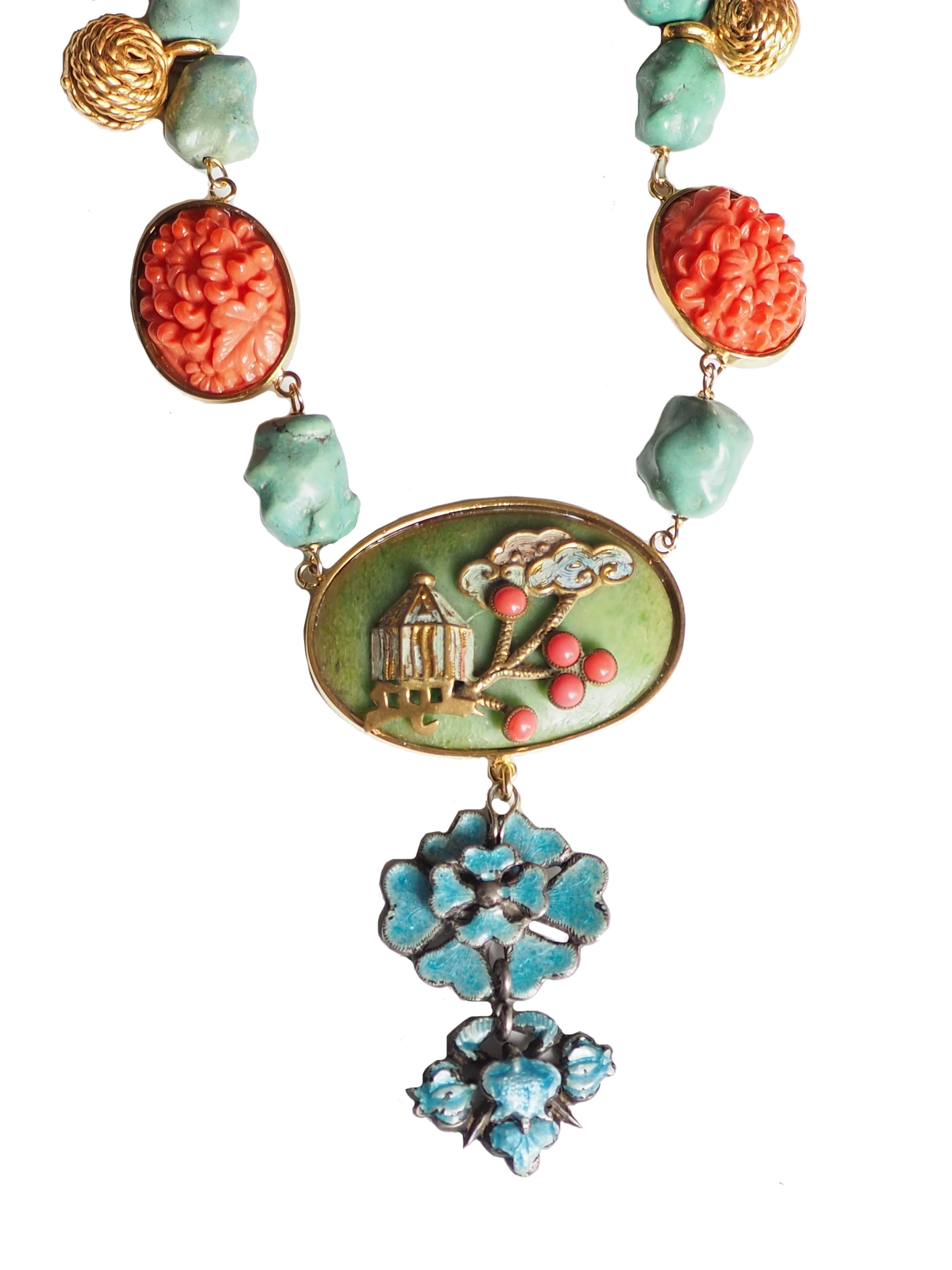 Taglio misto Collana antica in bachelite con smalto turchese e bronzo in vendita