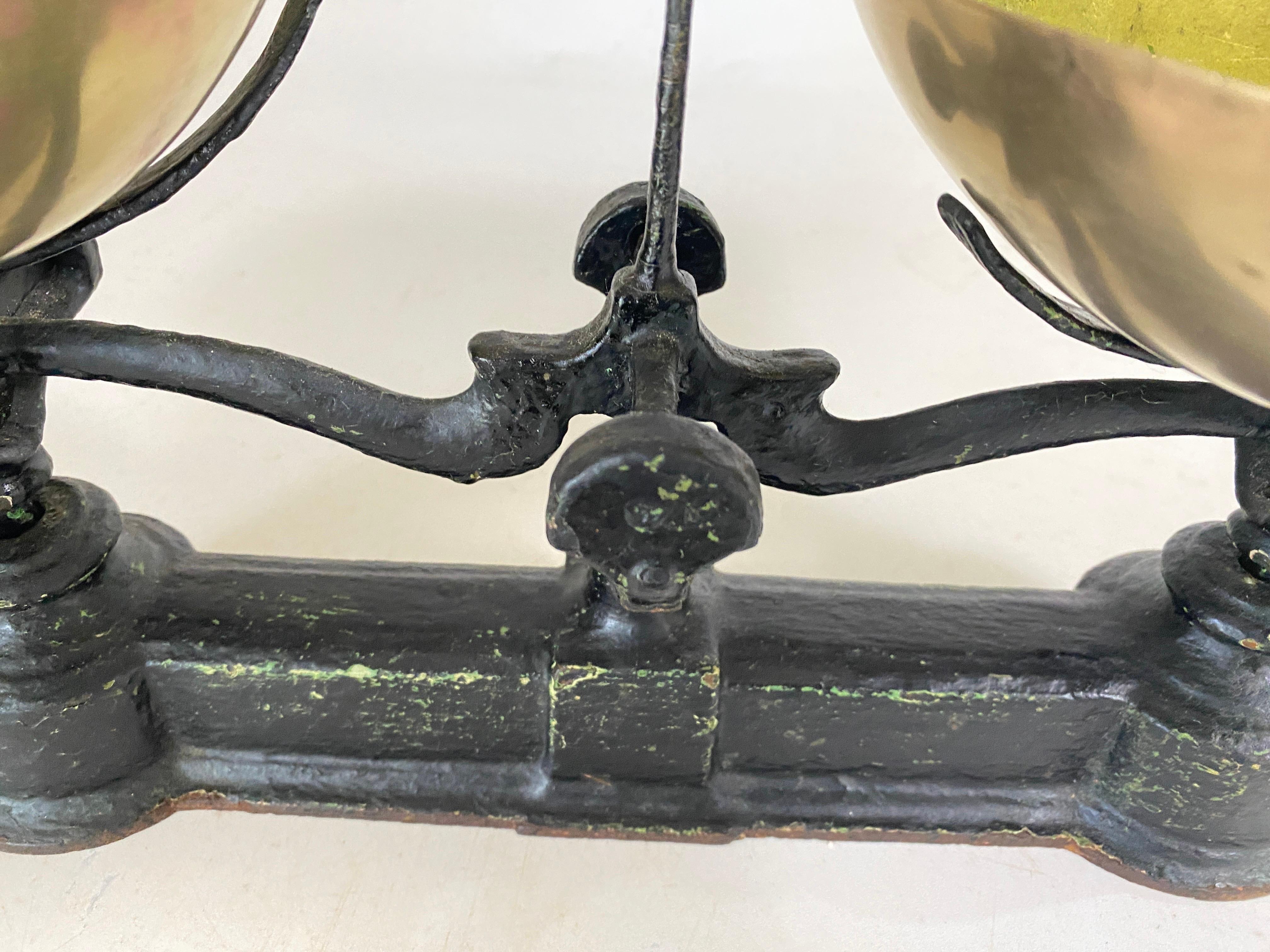 Antiques french Scale with set of Weights France 19th Wrought Iron and Brass For Sale 4