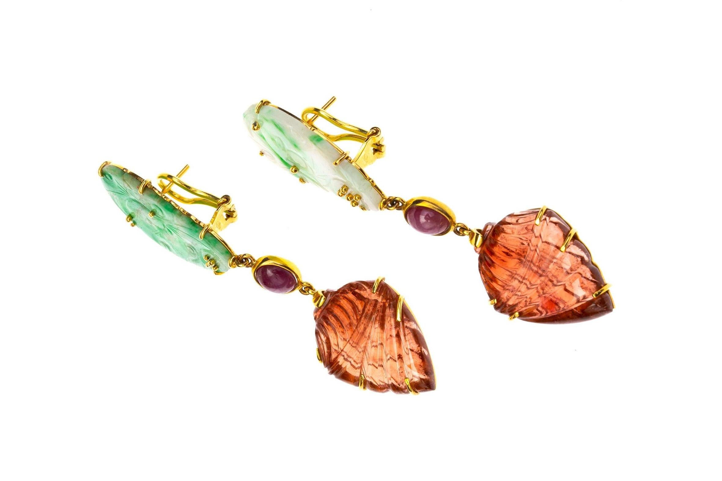 Antiques Jade Carved Tourmaline Star Ruby Gold Dangle Earrings In New Condition For Sale In Milan, IT