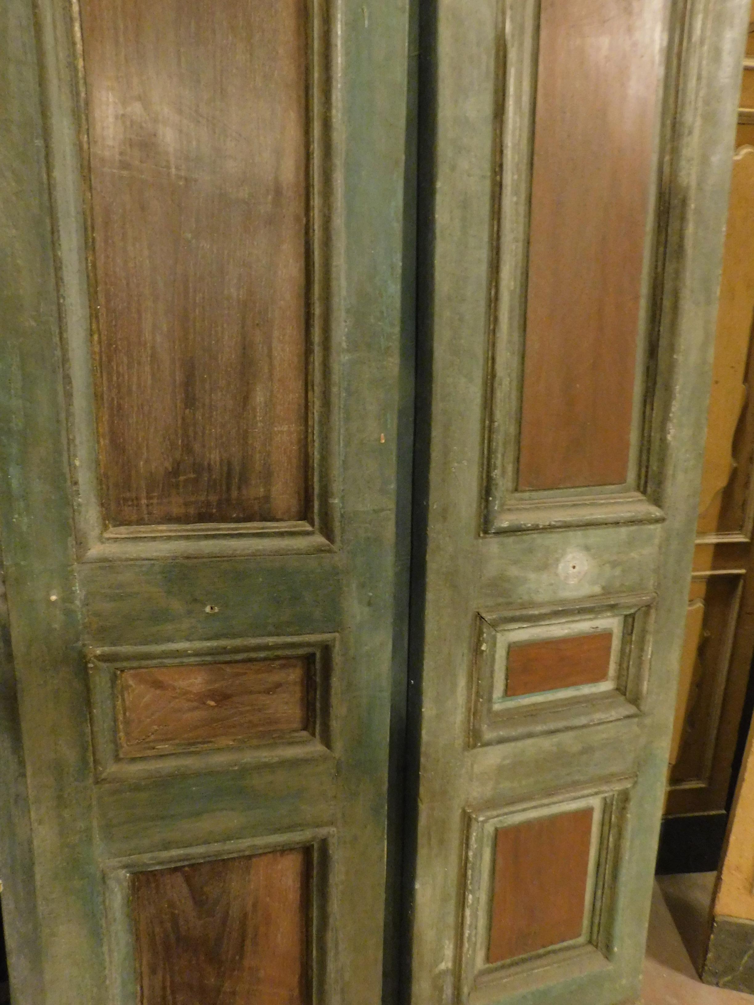 Hand-Painted Antiques Pair of Wooden Double Doors, Green Lacquered Molure, 1800 Italy For Sale