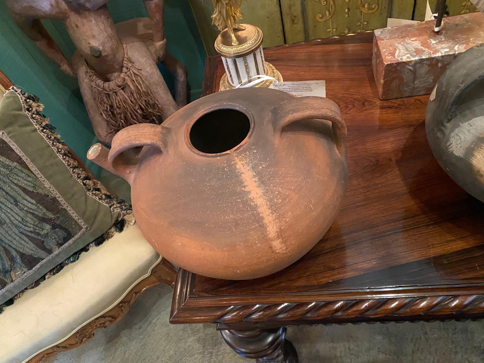 Antiquitäten Wasserhalter Keramik Handmade Krug Vase Tafelaufsatz Los Angeles CA (Handgefertigt) im Angebot