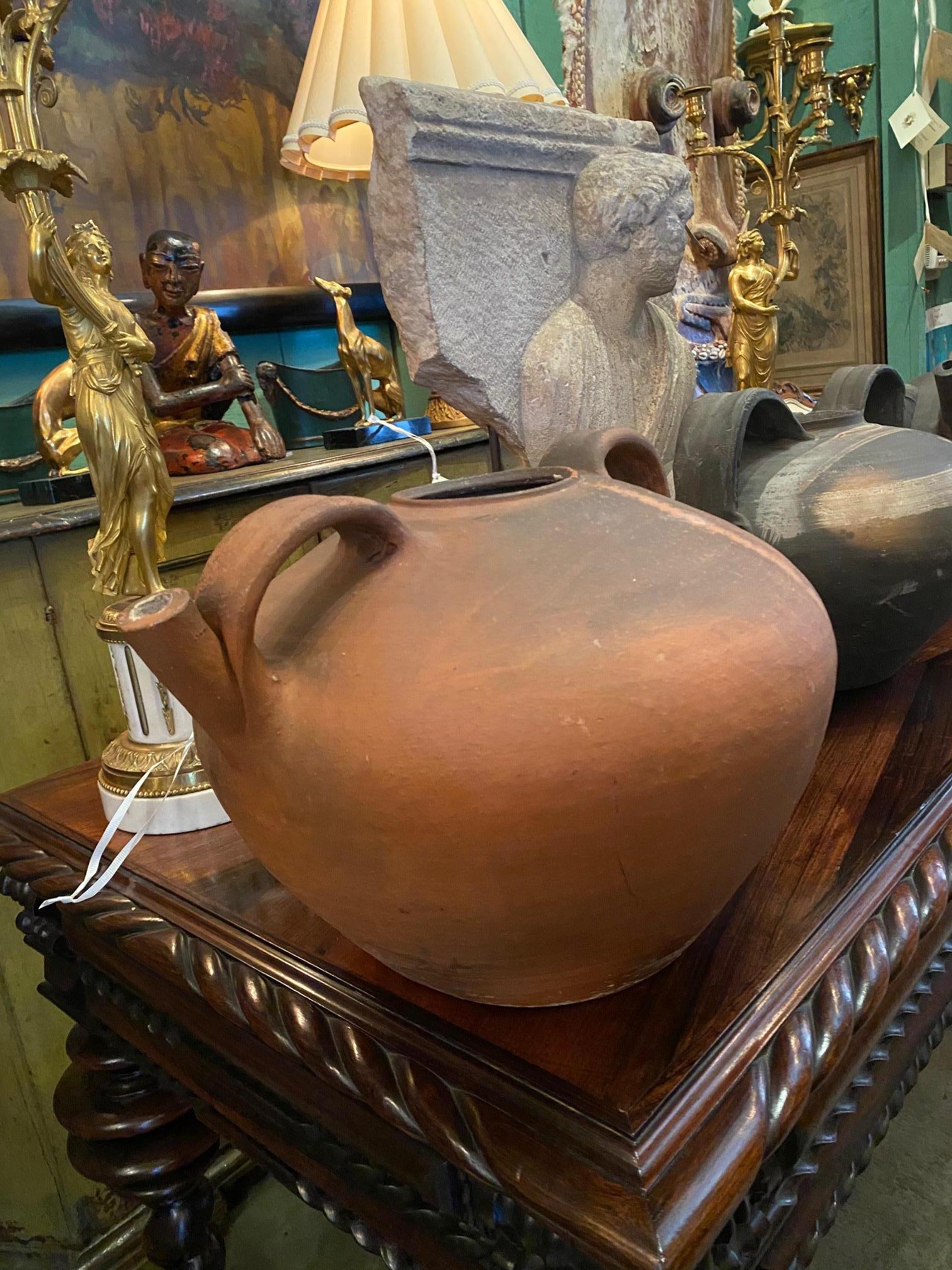 Antiquitäten Wasserhalter Keramik Handmade Krug Vase Tafelaufsatz Los Angeles CA (Terrakotta) im Angebot