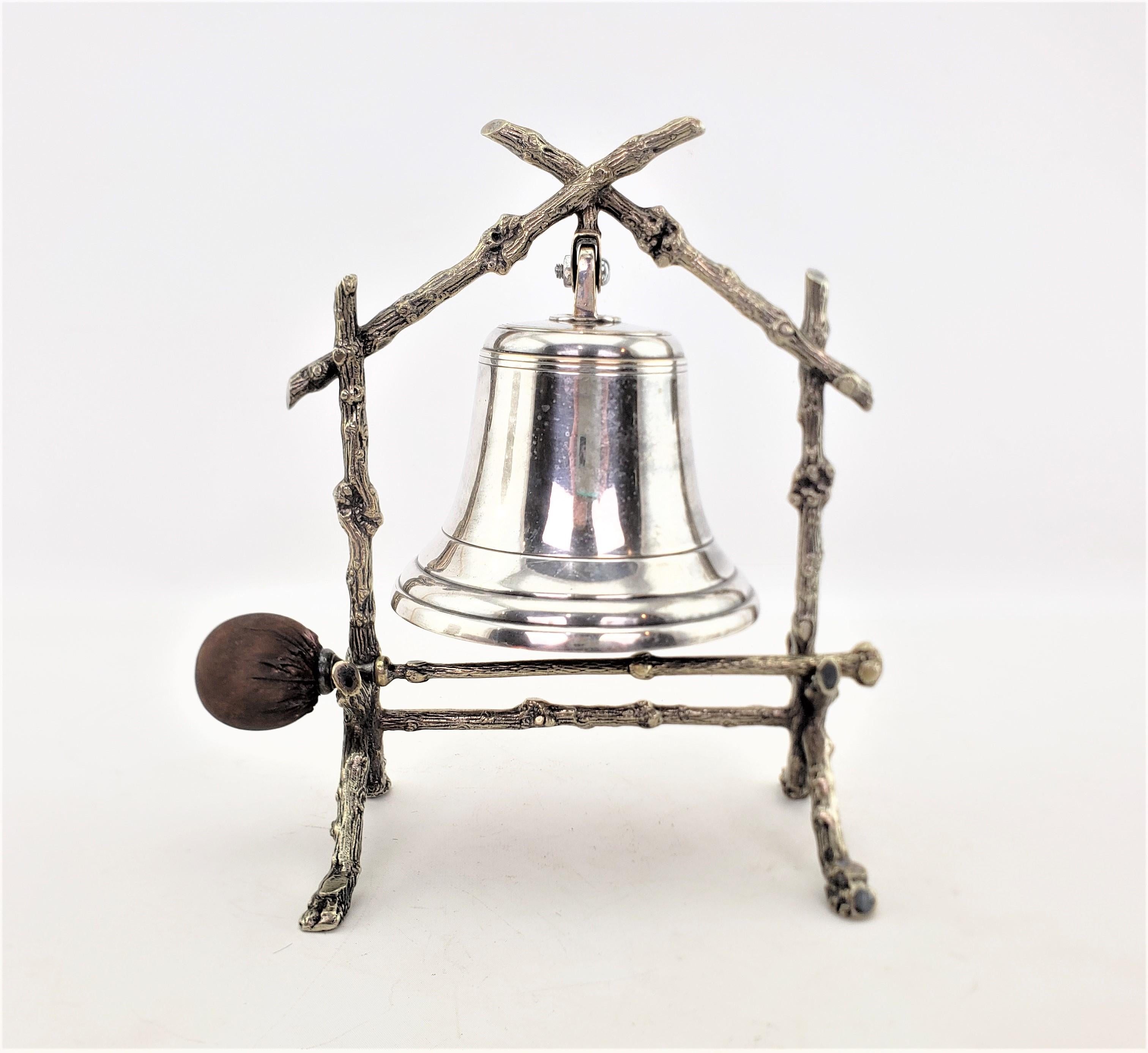 Campana o Gong de Cena Antiguo Chapado en Plata con Motivo Figural de Ramita y Rama Inglés en venta
