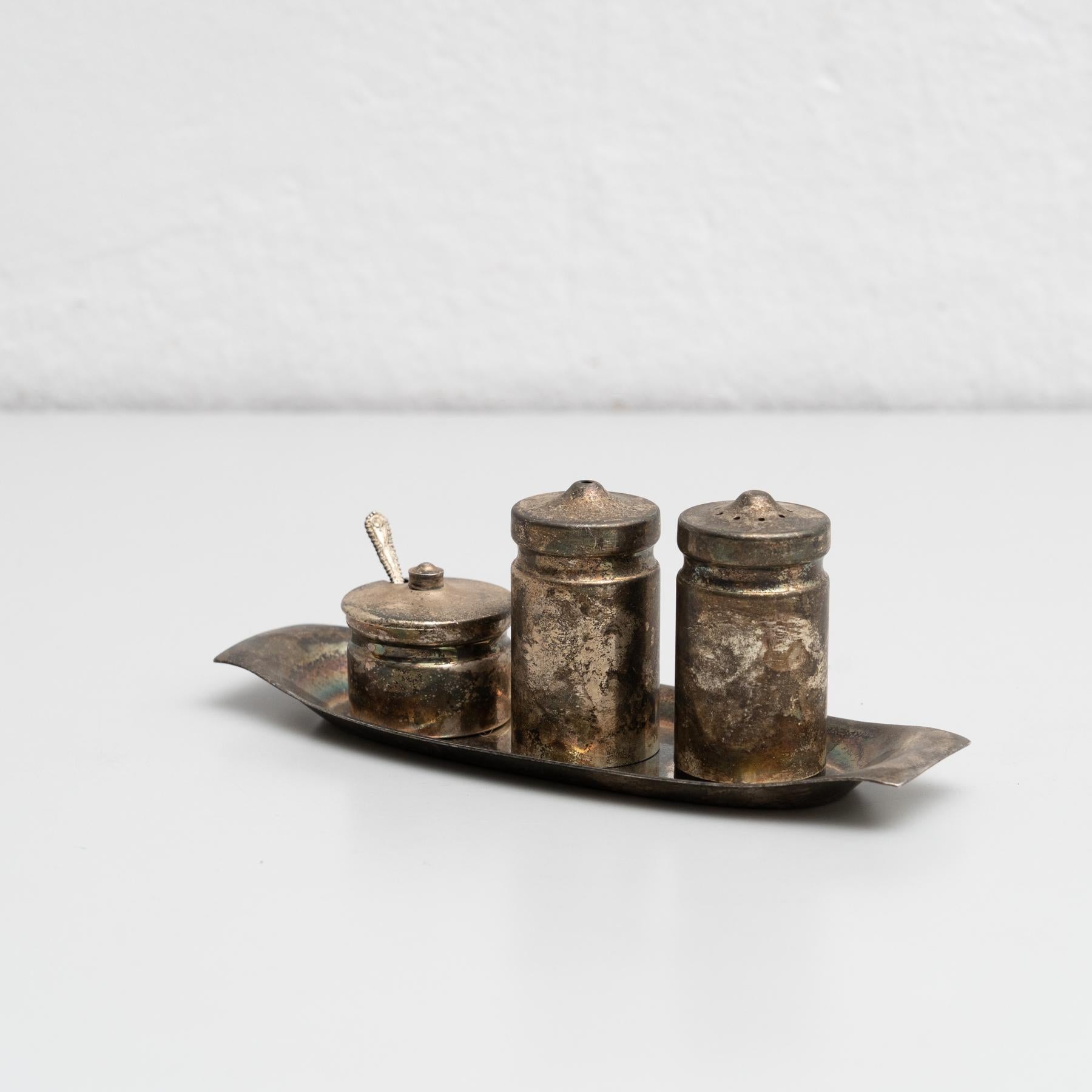 Antiqure Catalan Metal Cruet Set, circa 1940 In Good Condition For Sale In Barcelona, ES