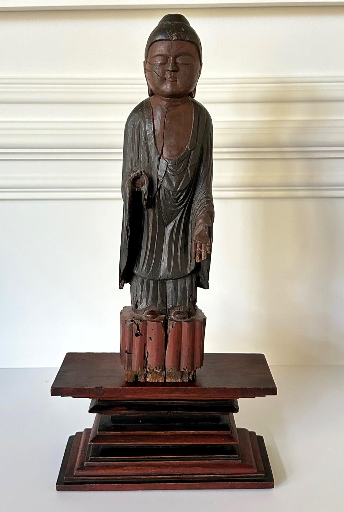 Ancien Bouddha japonais sculpté de style Enku État moyen - En vente à Atlanta, GA