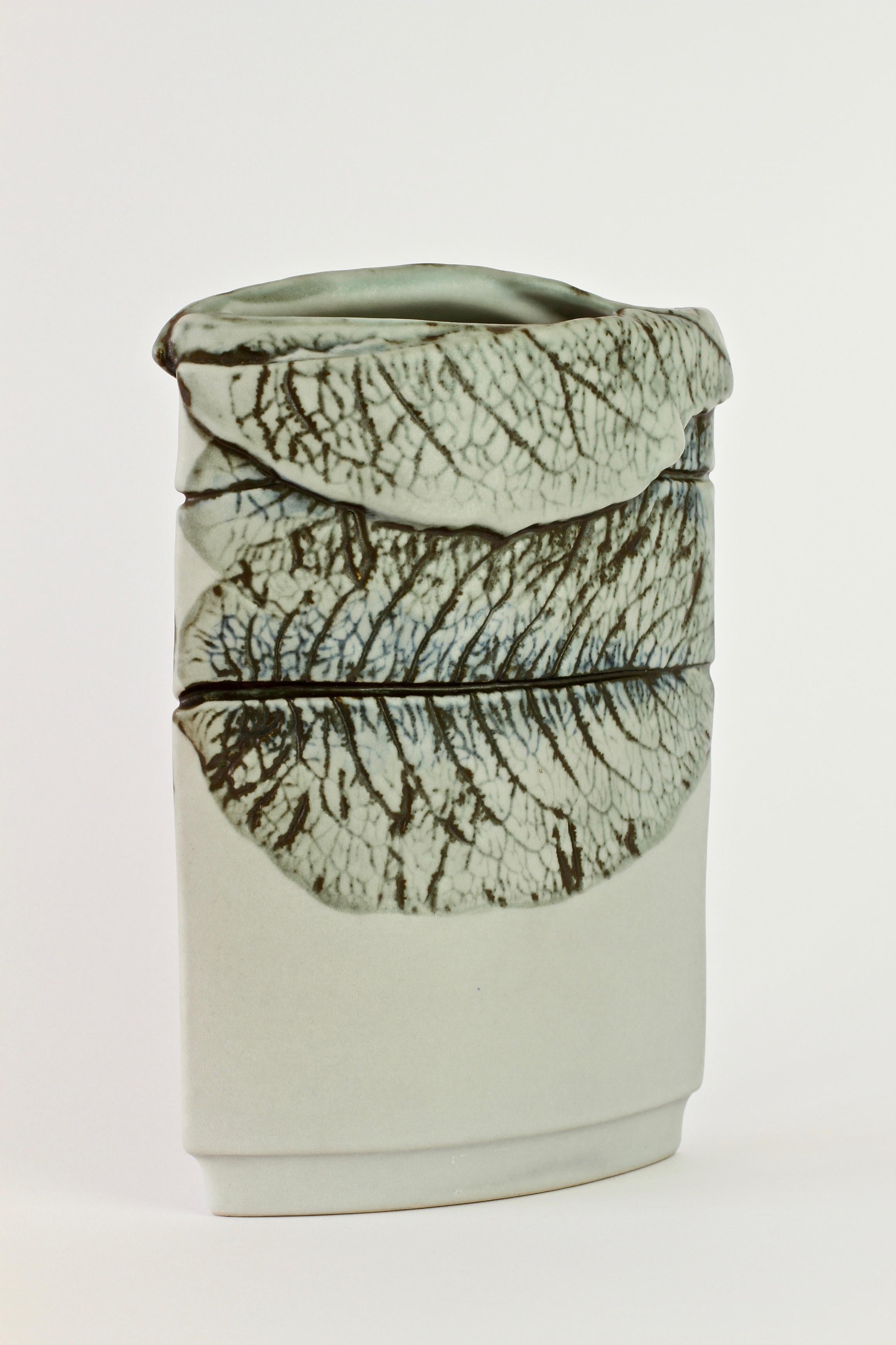 Antje Brüggemann vase or vessel for Rosenthal Porcelain 'Studio Linie' (line). Antje Brüggemann (born 1941) is one of Germany's top ceramic artists/designers and started working for Rosenthal in 1982. This was one of the earliest of her creations