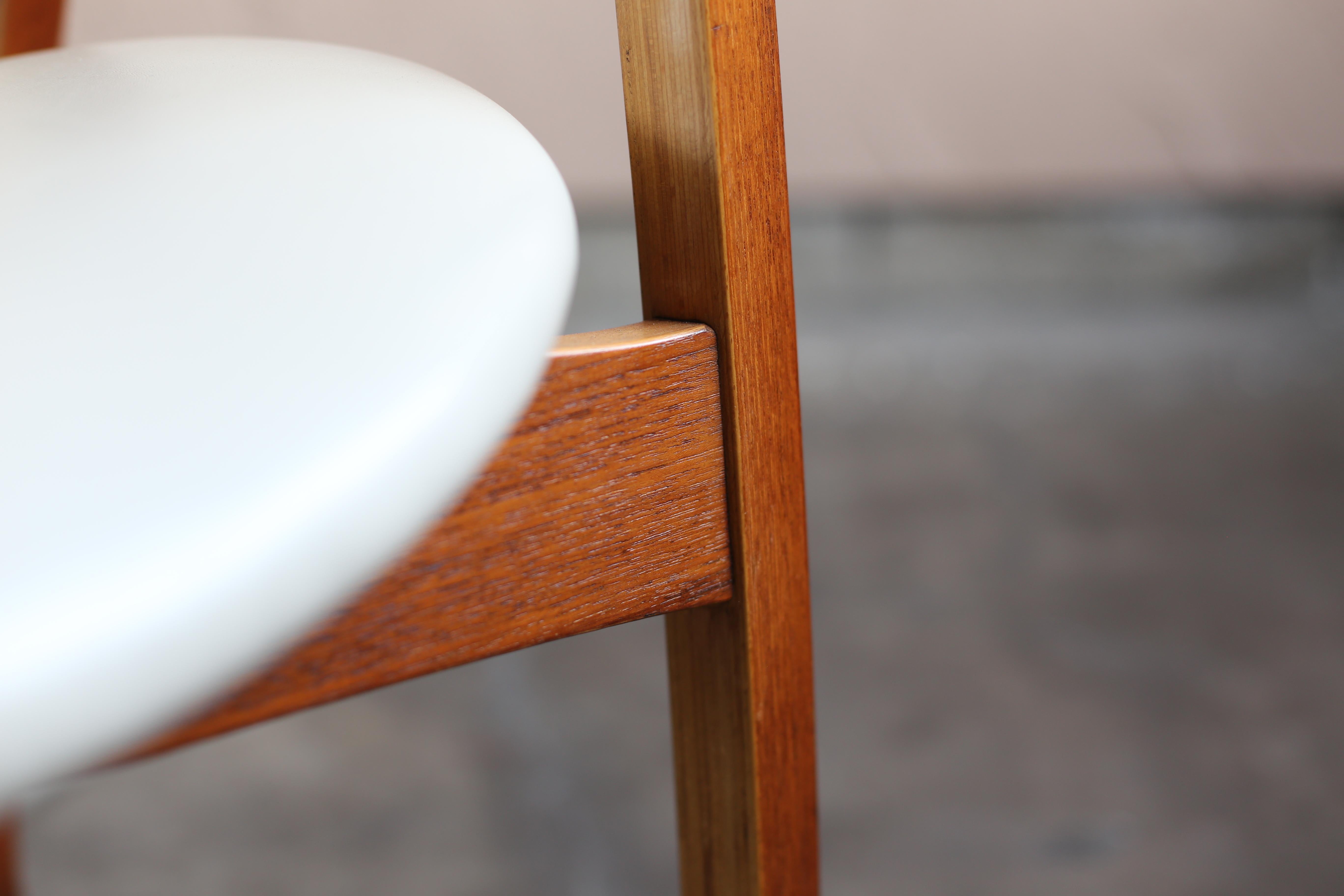 Antler Chair designed by Junzo Sakakura Architectural Office for Tendo Mokko For Sale 3