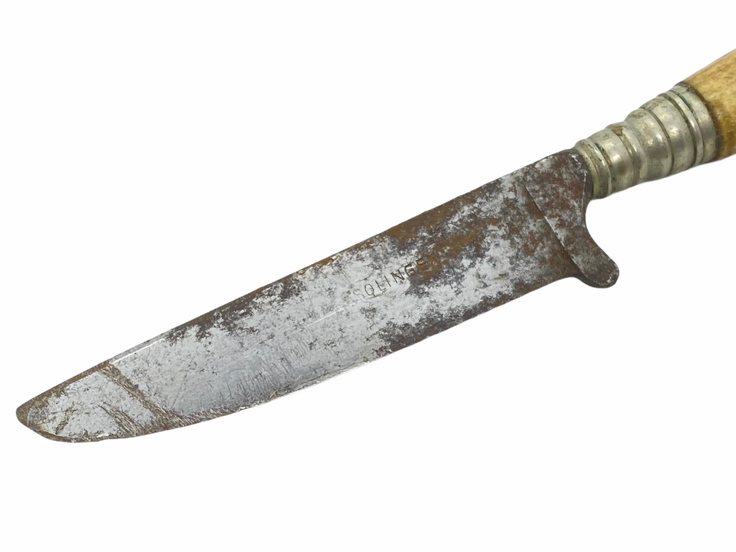 Cuchillo de hoja fija con mango de asta y funda de cuero Arte popular alemán antiguo en venta 2
