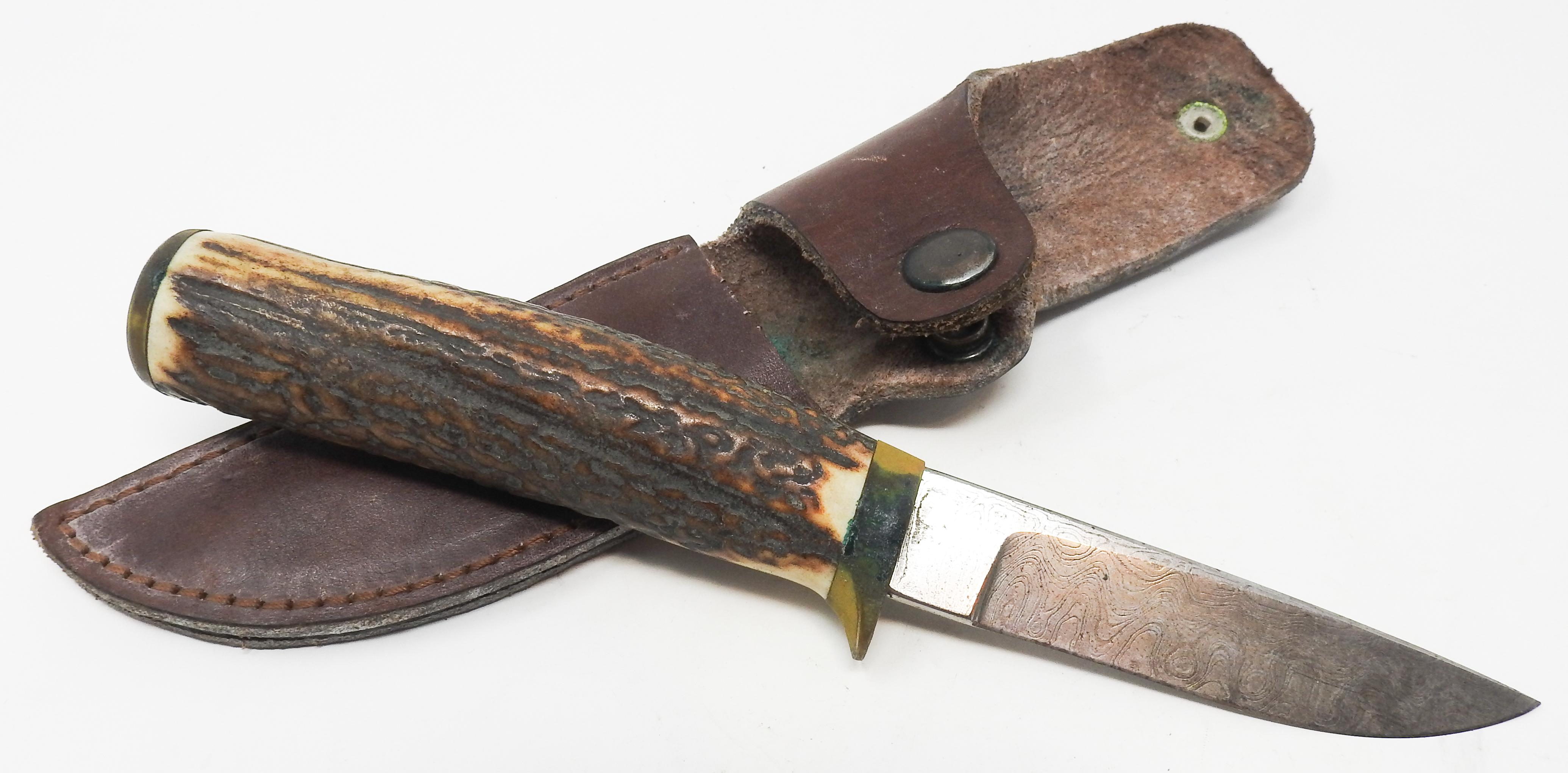 Antler Handle Short Knife with Leather Sheath In Fair Condition For Sale In Cookeville, TN