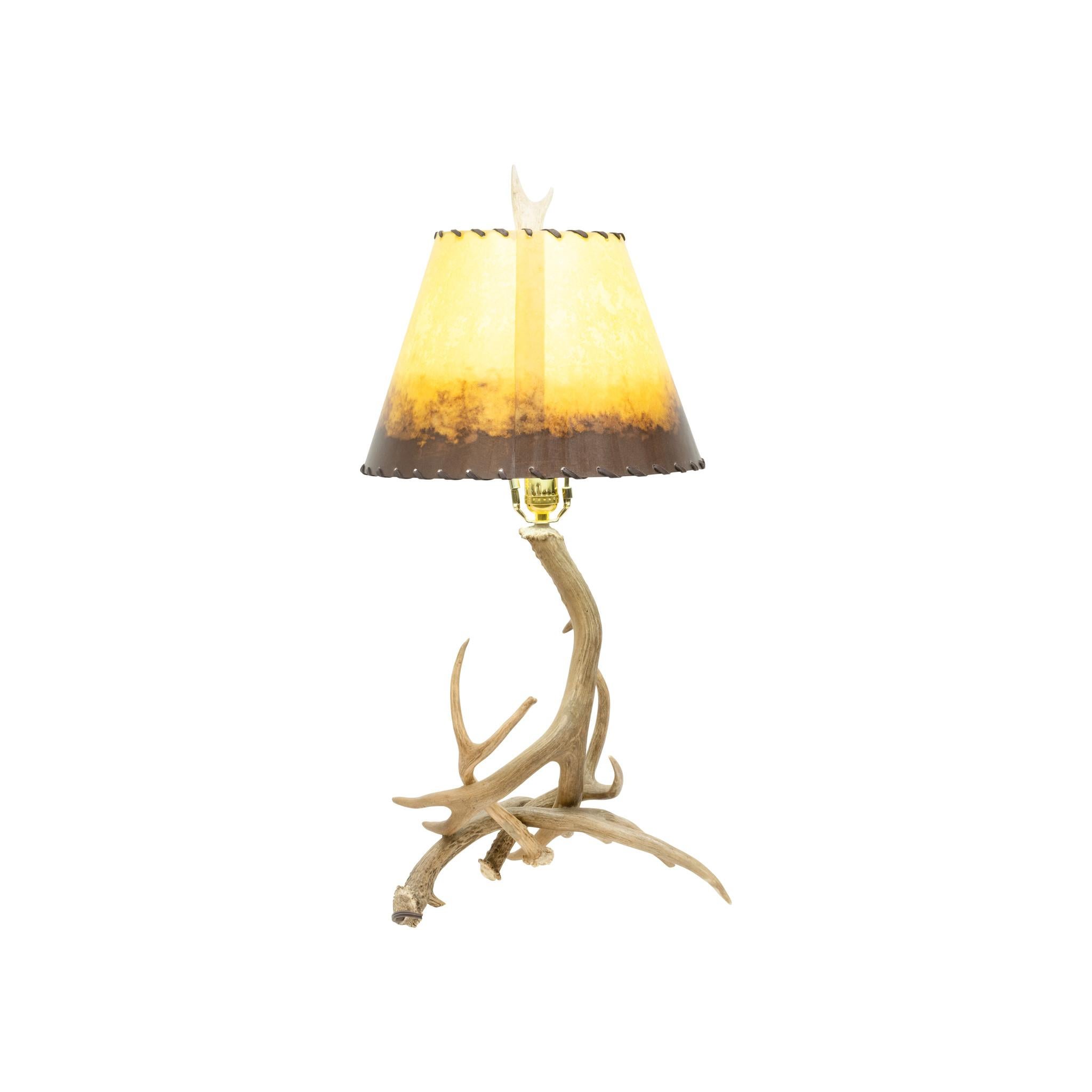 Antler Table Lamp with Shade In New Condition For Sale In Coeur d'Alene, ID