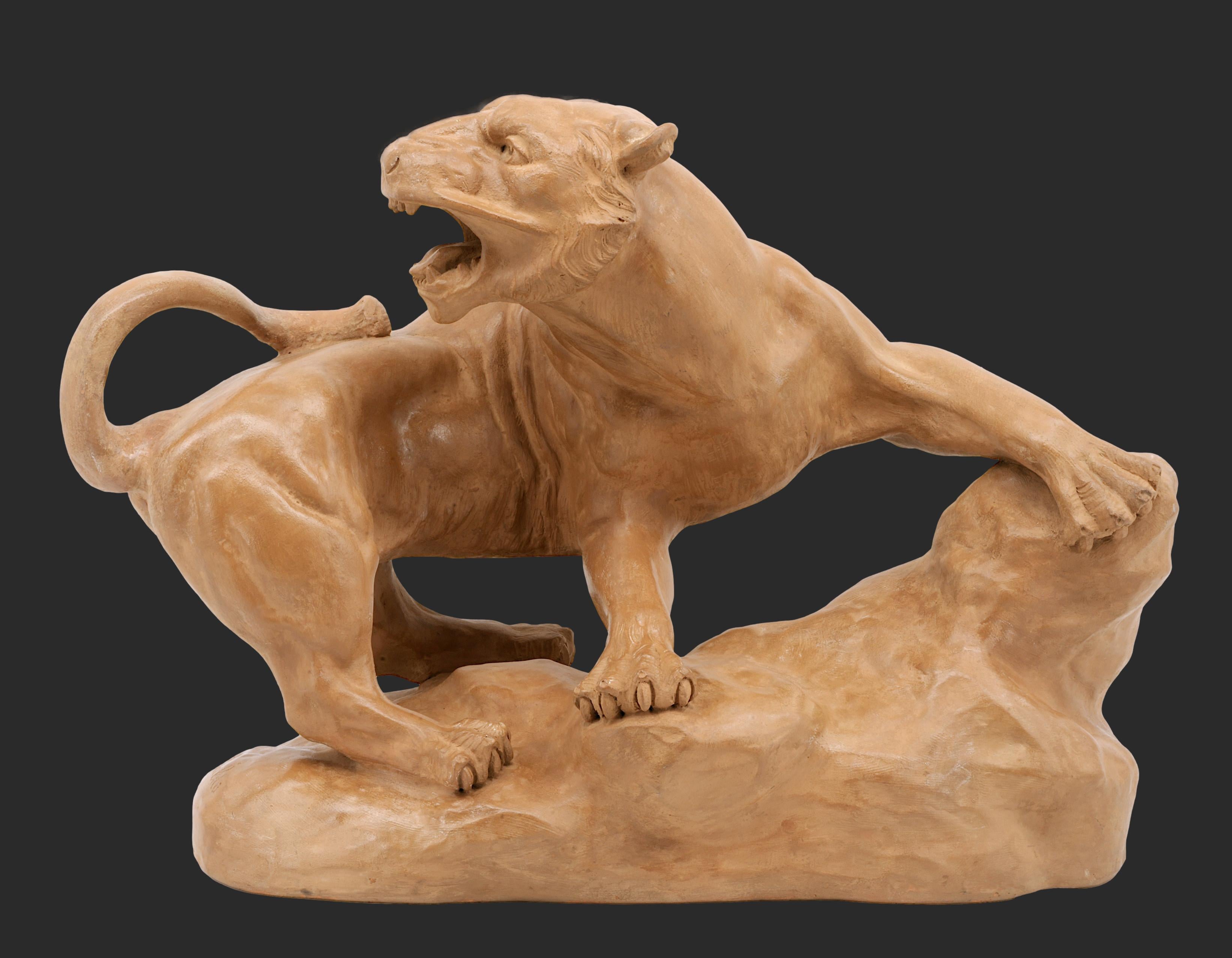 French Art Deco terracotta sculpture by Antoine Capaldo, sculptor who produced in the late 19th and early 20th century present at the Salon des Artistes Français in the 1910s. Edited by Fontaine & Durieux, Paris, France, circa 1920. Lioness.