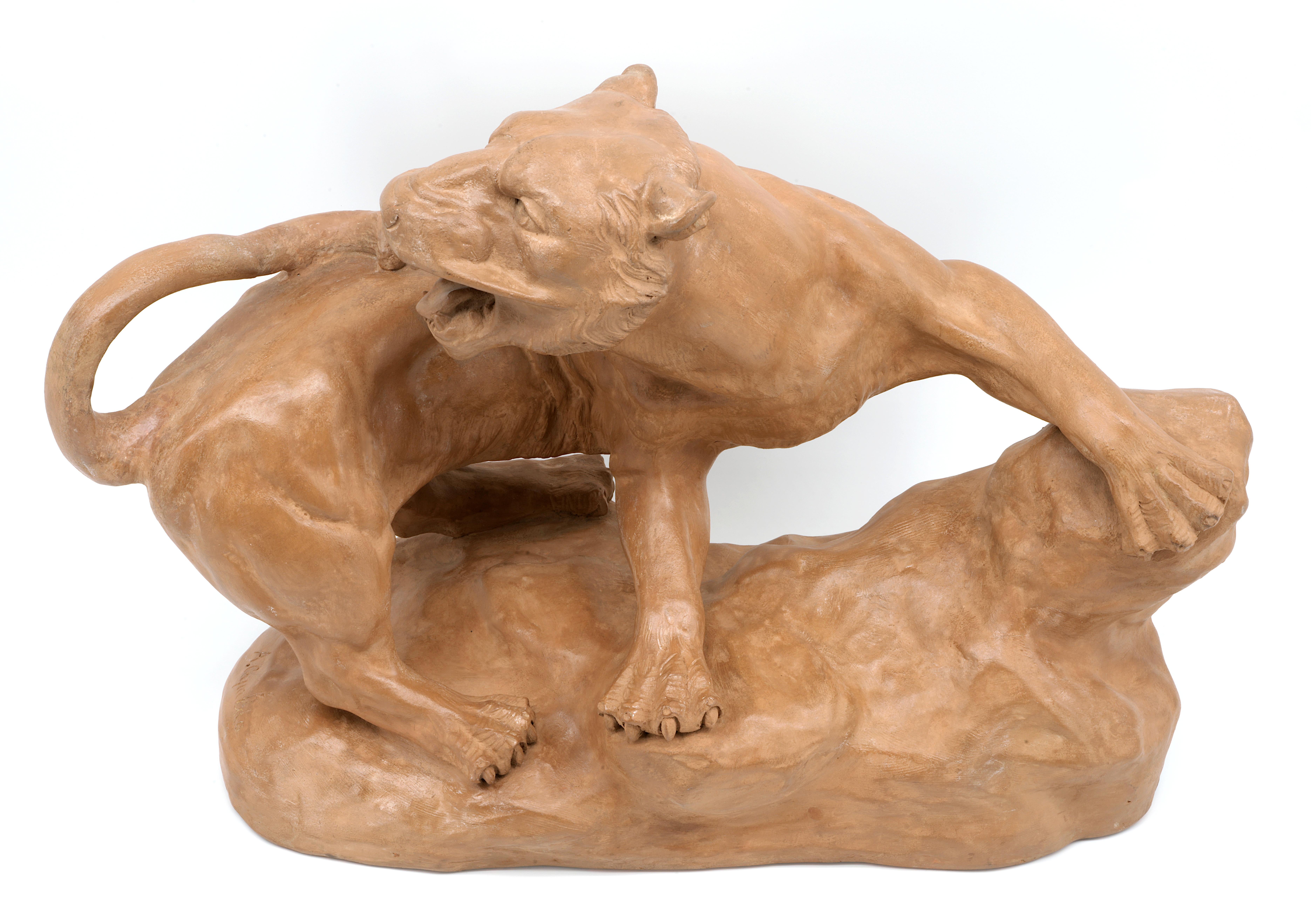 Leona francesa de terracota Art Decó Antoine Capaldo, década de 1910 en Excelente estado para la venta en Saint-Amans-des-Cots, FR
