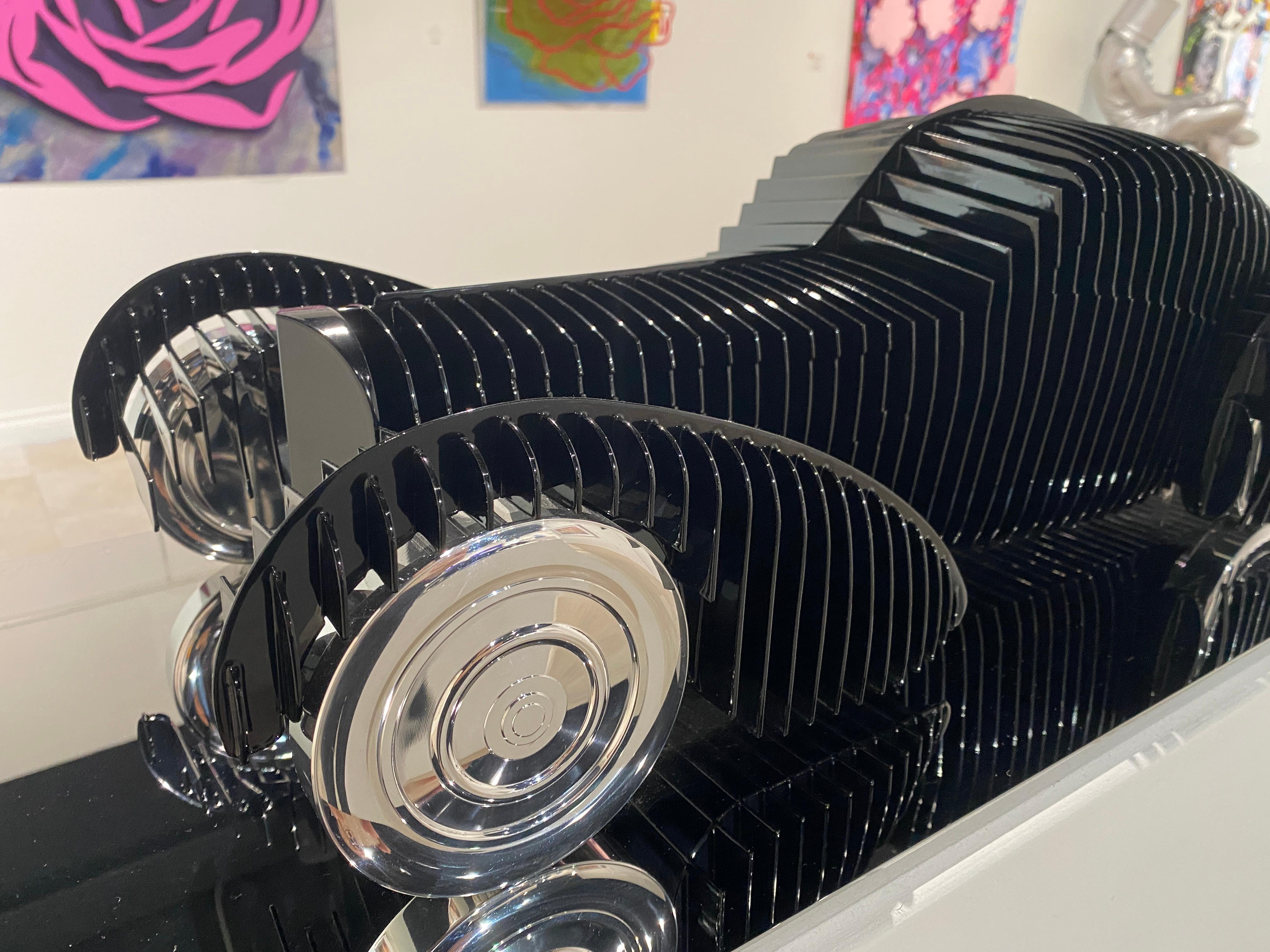 Atlantic Noire: Bugatti Atlantic Noire (Beige), Abstract Sculpture, von Antoine Dufilho