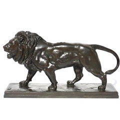 Strichtiger Löwe aus Bronze von Antoine Louis Barye