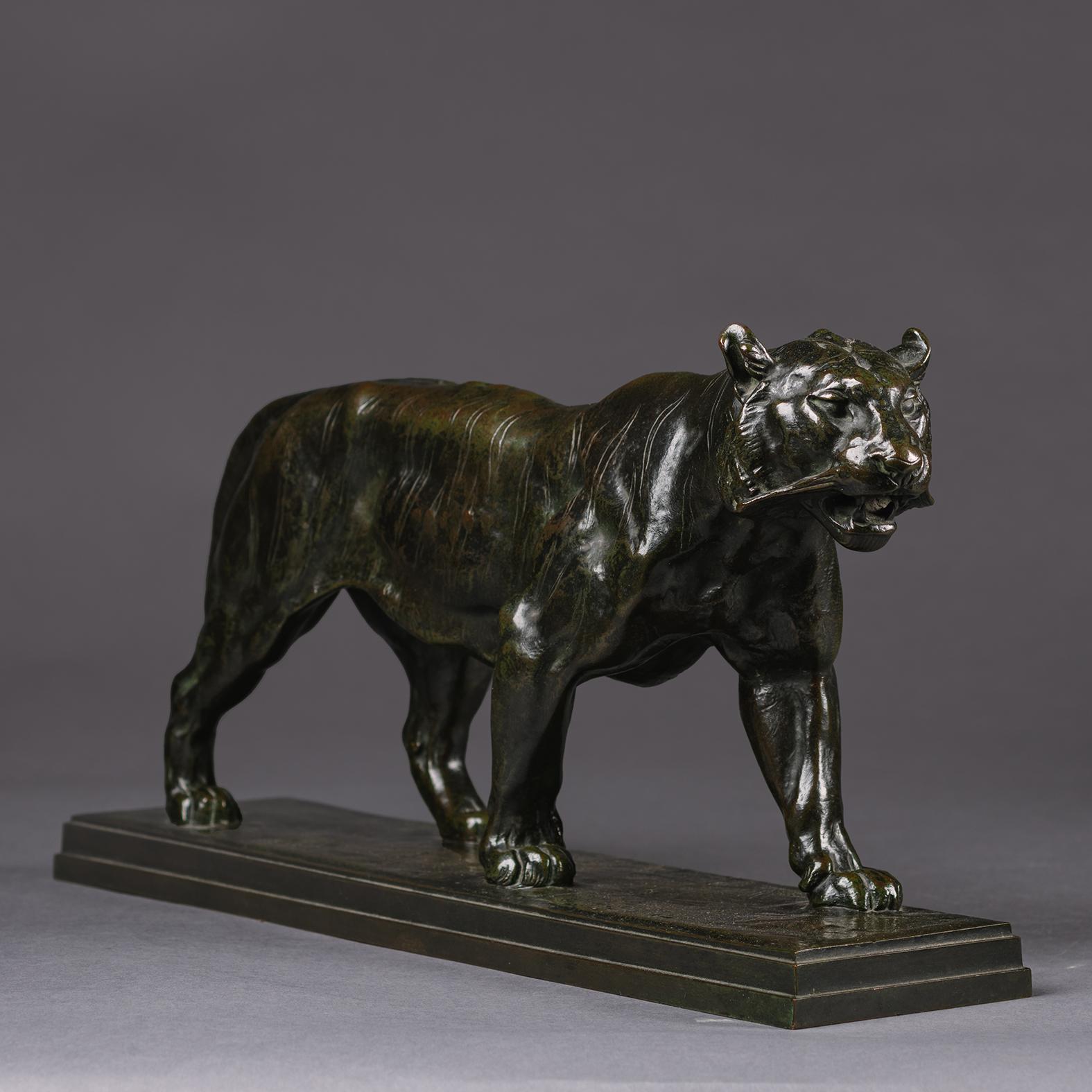 Antoine-Louis Barye (français, 1795-1875) 'Tigre qui Marche'

Bronze patiné brun foncé.

Signé 