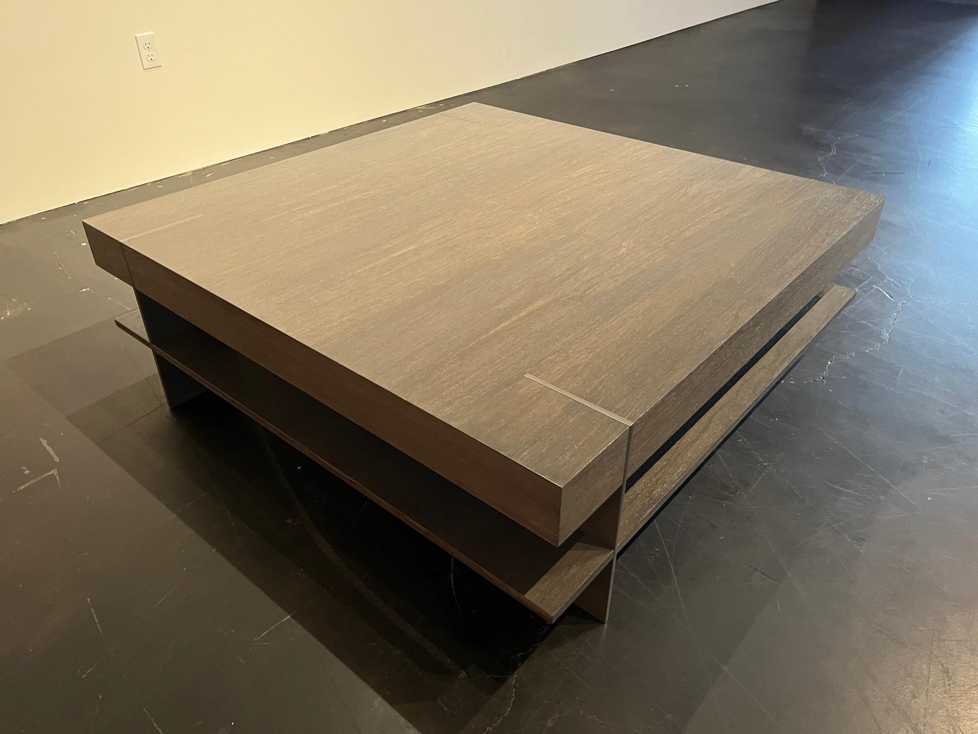 Mesa baja Antoine Proulx en Bueno estado para la venta en Seattle, WA